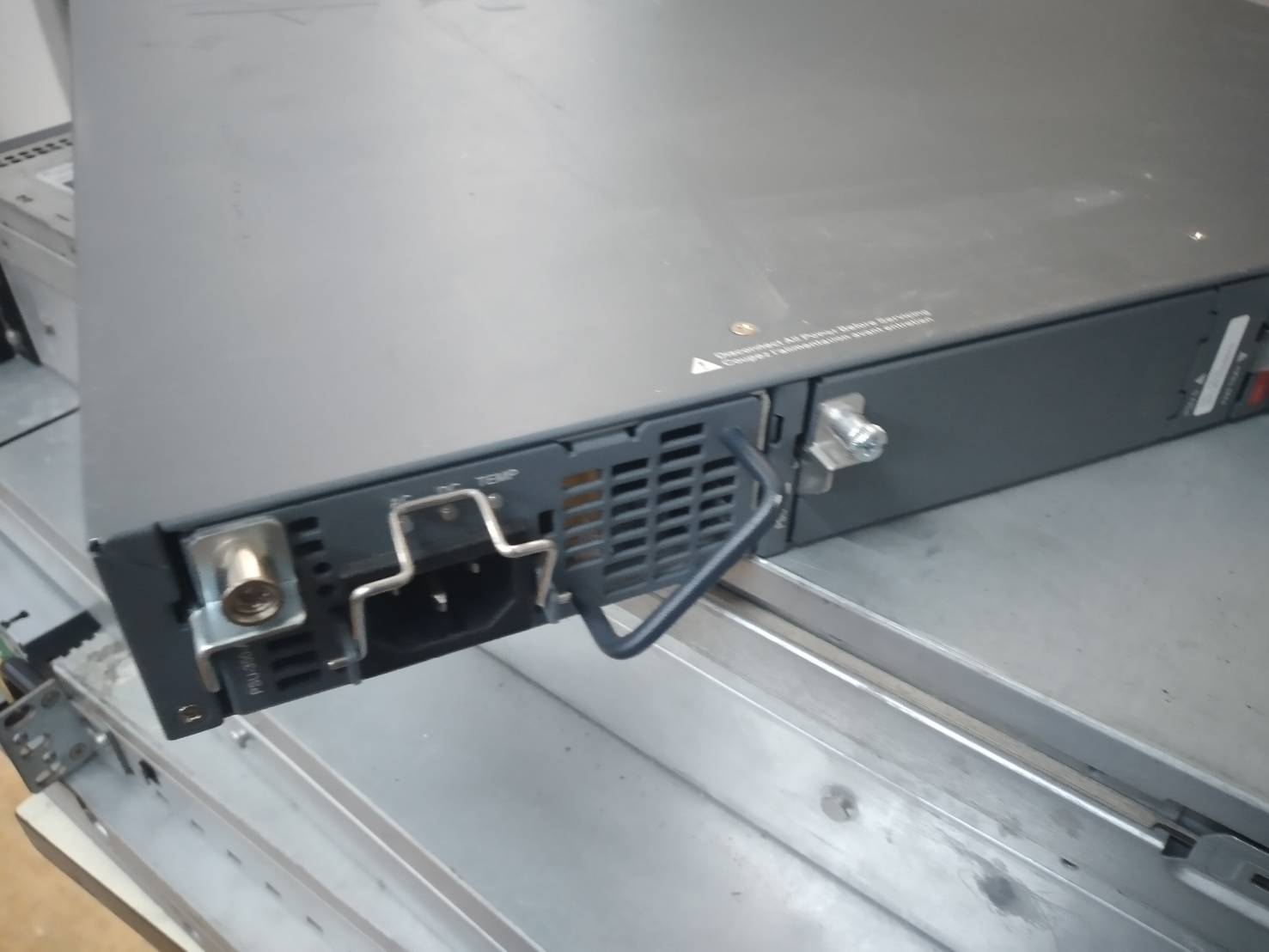 HPE JW743A Aruba 7210 4p 10GBase-X (SFP+) 2p Dual Pers Controller (RW) + PSU