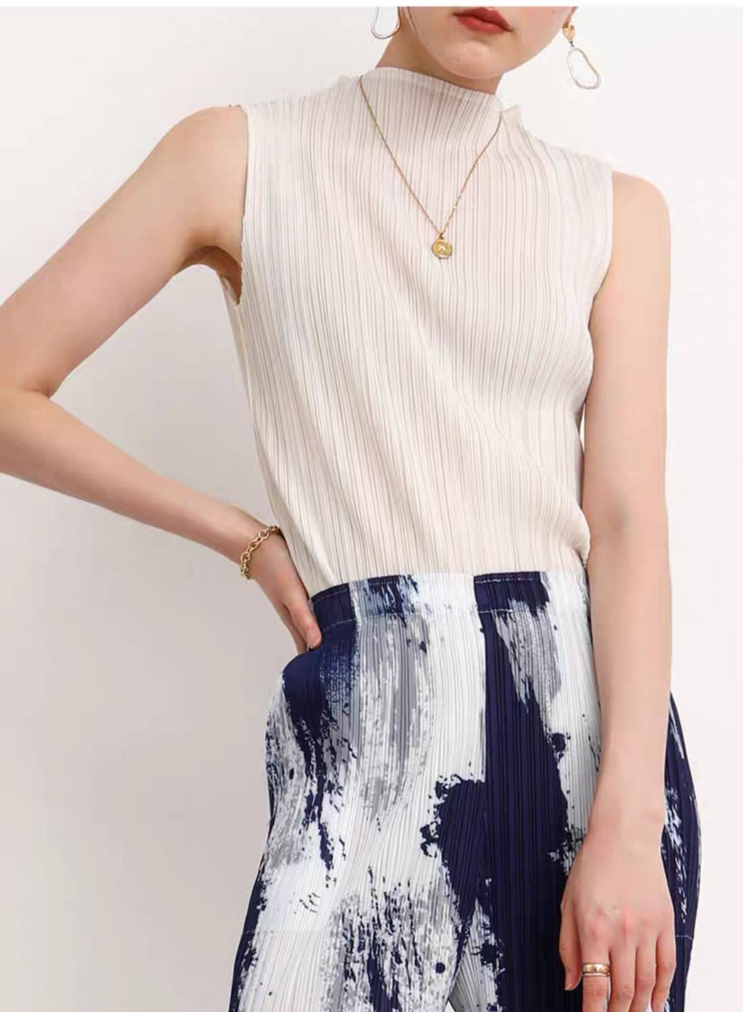 2MUAY BASIC รุ่น GJO7658 BASIC HIGH NECK PLEATED TOP เสื้ออัดพลีทงานคุณภาพ 22สี FREE SIZE