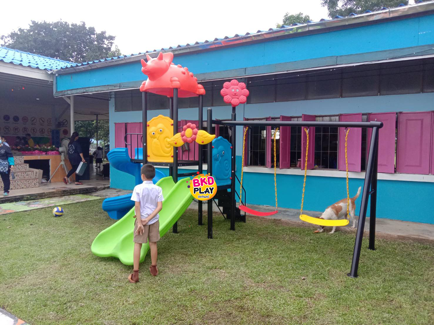 เครื่องเล่นสนามกลางแจ้ง เครื่องเล่นสนามในร่ม, เม่นน้อยกับเหล่าเพื่อนรัก ,สไลเดอร์, กระดานลื่น, ของเล่น,ครุภัณฑ์สนามเด็กเล่น, สพฐ,โครงการโรงเรียนประชารัฐ