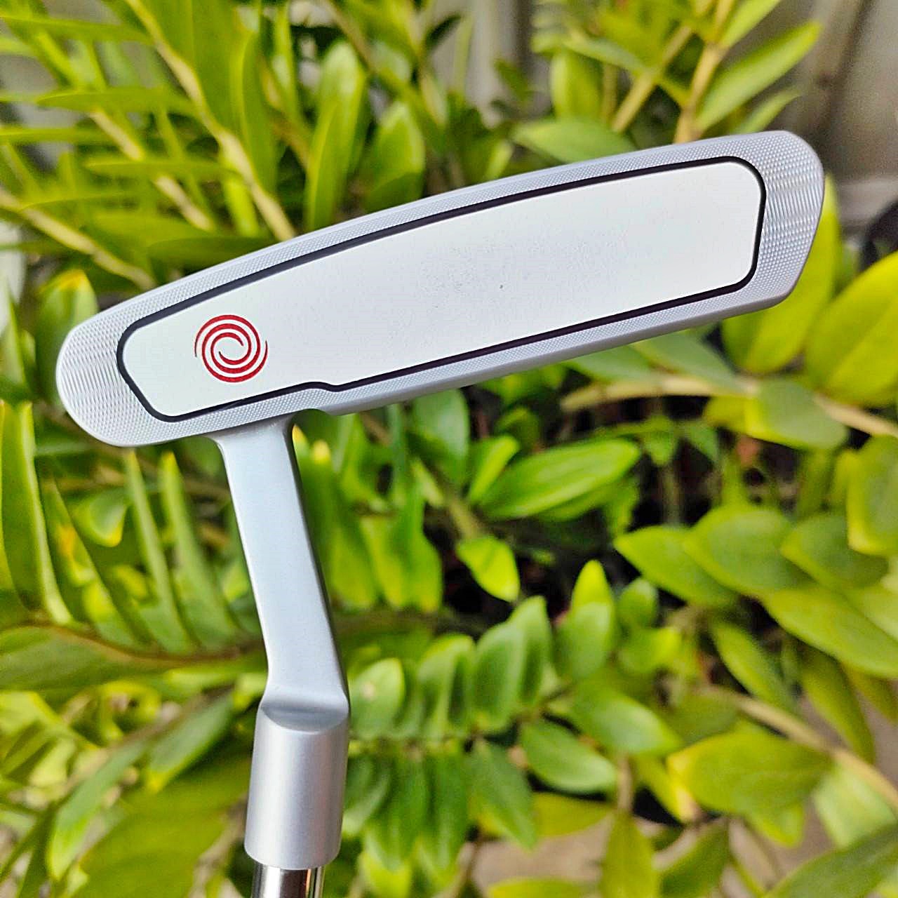 PUTTER ODYSSEY WHITE HOT OG 1WS ความยาว 34 นิ้ว สภาพสวยระดับนางฟ้า มี COVER แท้เดิมๆ ไม้กอล์ฟพรีเมี่ยมมือสอง ของแท้ By NakaraLuxurious