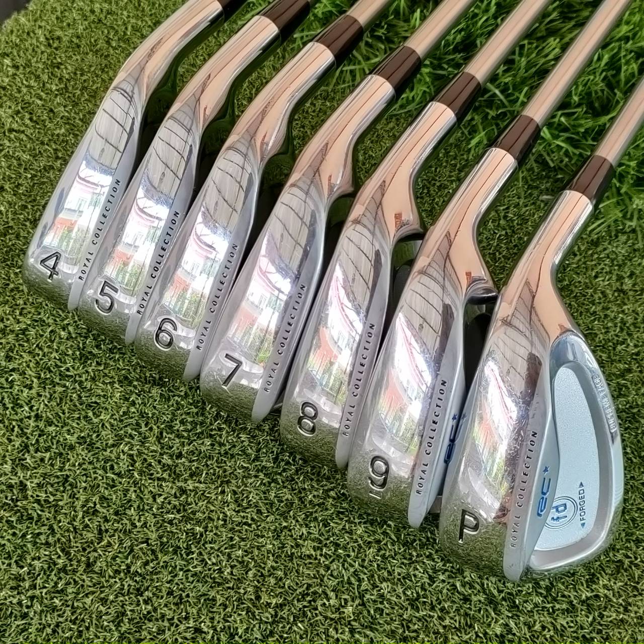 ชุดเหล็ก ROYAL COLLECTION FD FORGED มีเหล็ก 4 - 9 PW ได้ถึง 8 ชิ้น สภาพสวยมากๆ ก้าน RCI60 FLEX R เป็นก้านพรีเมี่ยมสุดๆตีดีมาก เป็นชุดเหล็กสุดยอดพรีเมี่ยมจากญี่ปุ่น