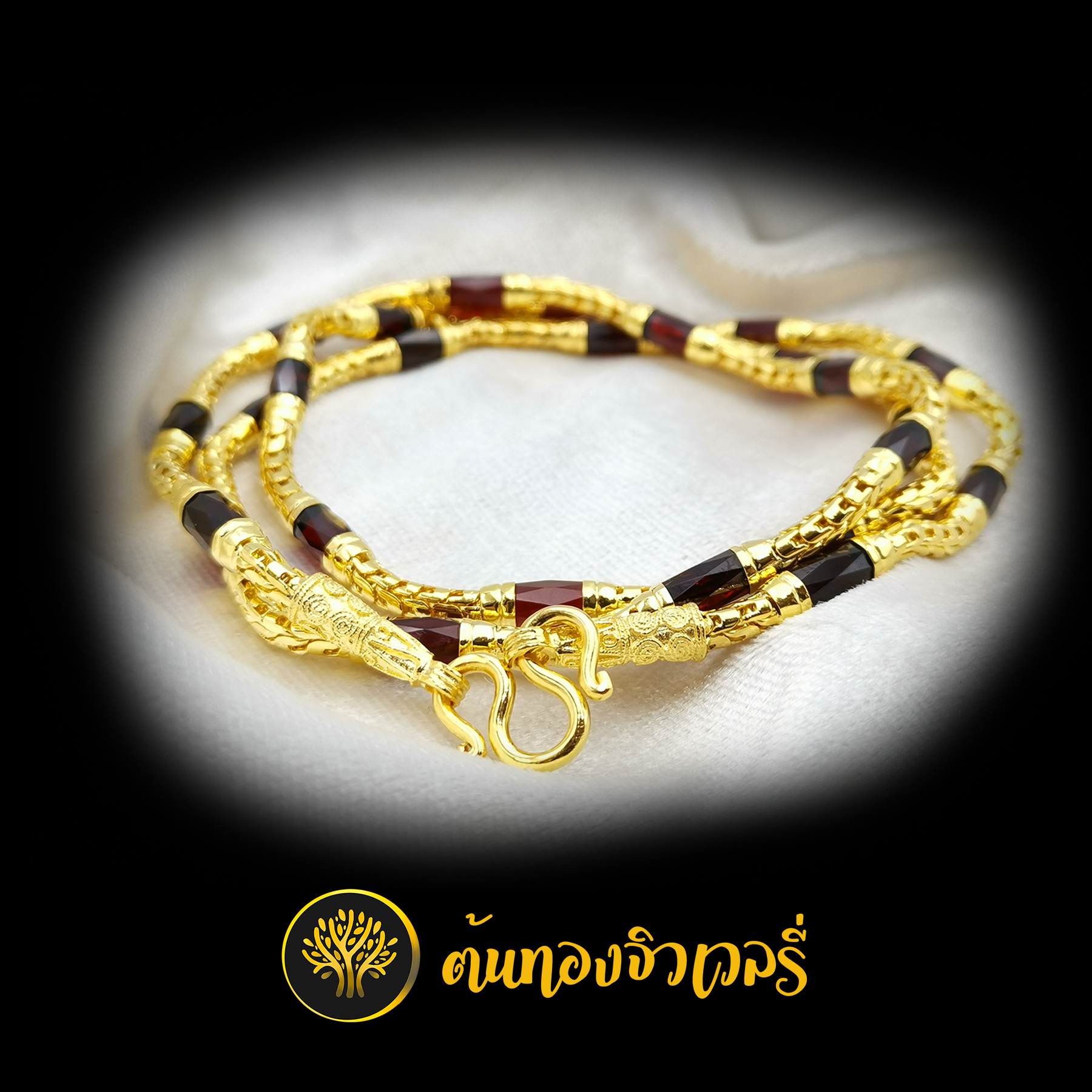สร้อยคอโกเมนเกล็ดมังกร ขั้วสร้อยเป็นหัวจรวดครับ งานเกล็ดเนียนๆ โกเมนเม็ดสวยๆ จากทางร้านเราครับ