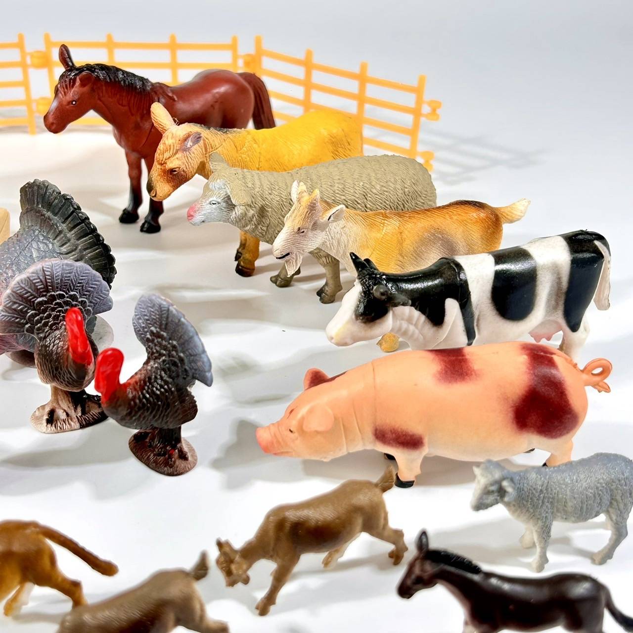 โมเดลฟาร์มสัตว์, ของเล่นสัตว์เลี้ยง, สัตว์พลาสติก, สื่อการสอนปฐมวัย, ของเล่นเด็กอนุบาล, พร้อมส่ง