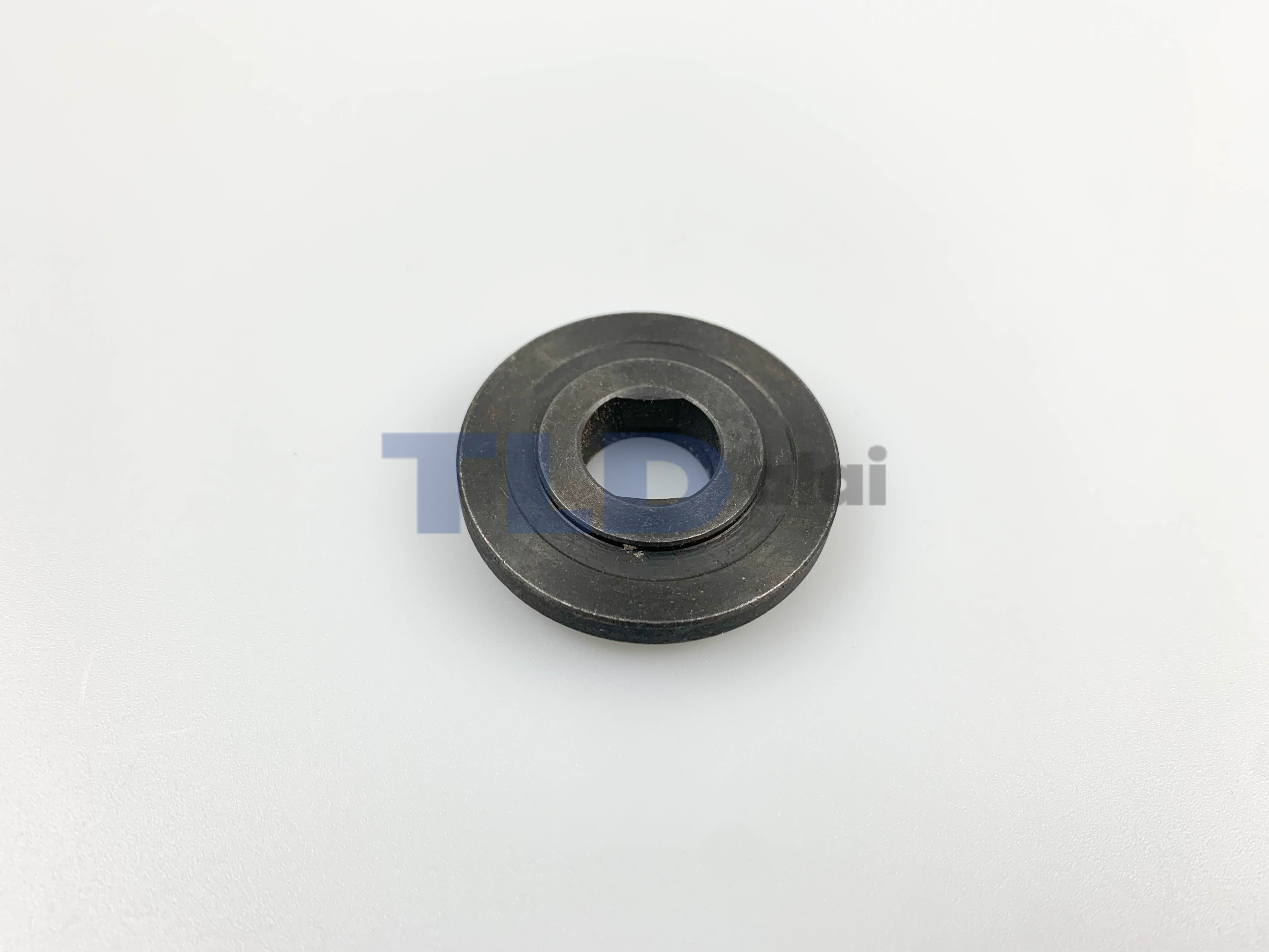 ประกับใบ ตัวใน (แท้) ล็อคใบ เลื่อยวงเดือน Makita มากีต้า รุ่น N5900B #3 (224303-0) (อะไหล่แท้ 100%)