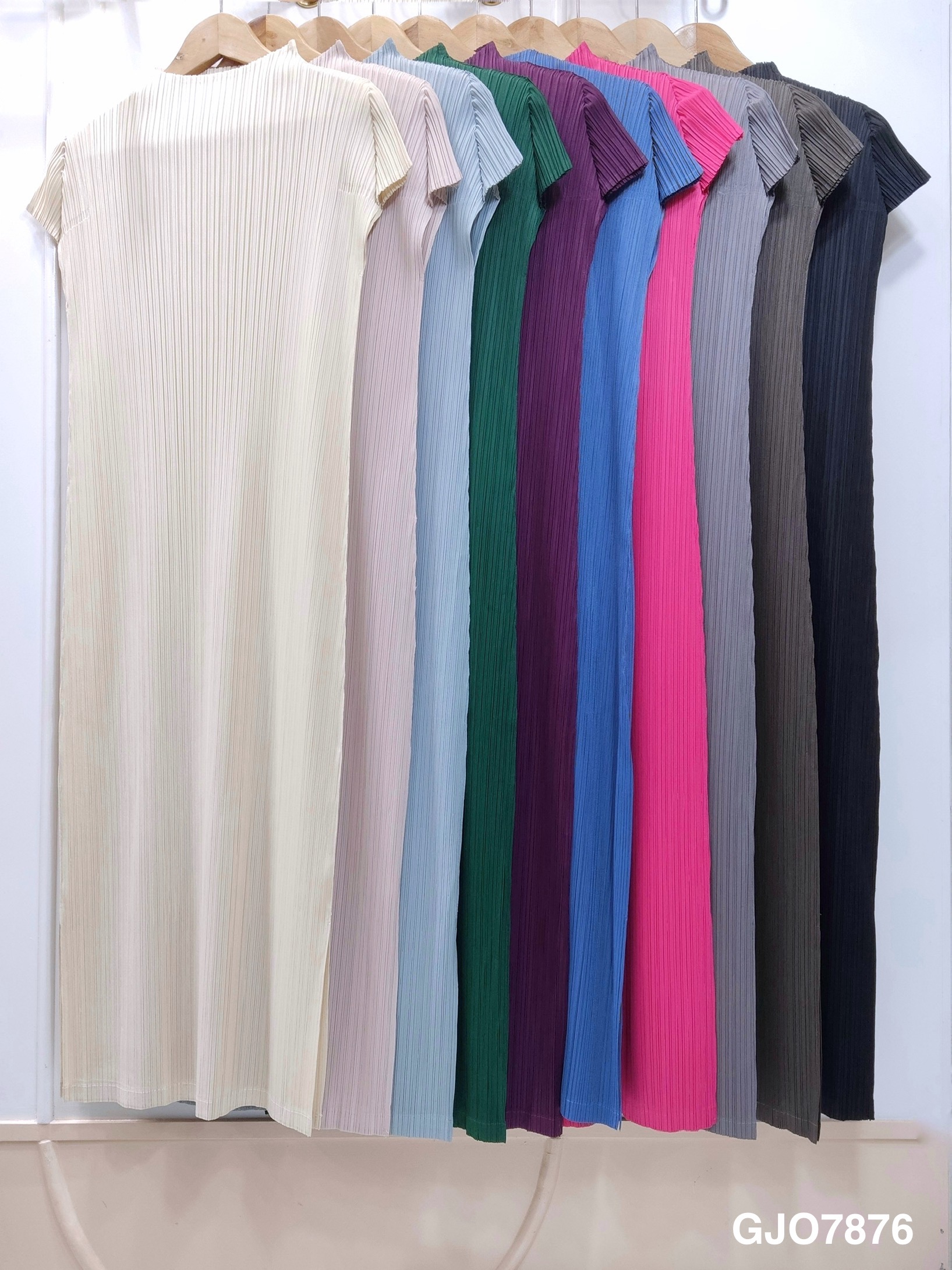 2MUAY GJO7876 เดรสพลีทคุณภาพ HIGH NECK CAP SLEEVE PLEAT DRESS 10 สี FREE SIZE