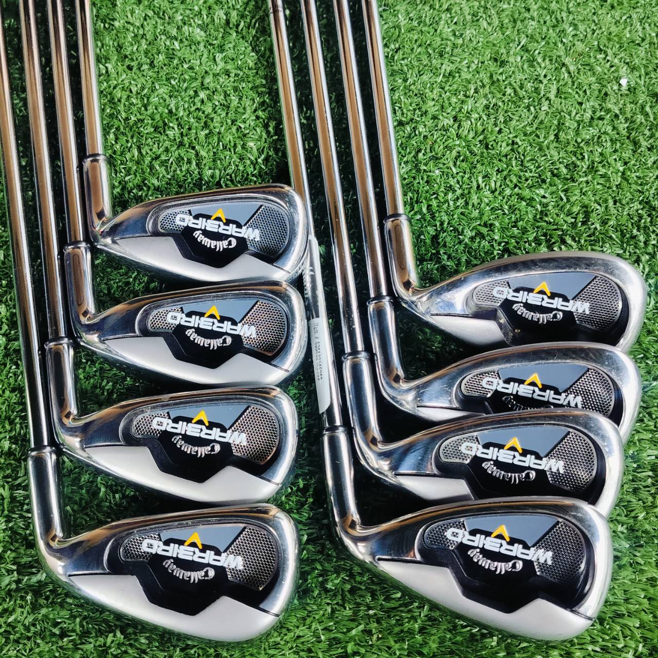 ชุดเหล็ก Callaway WAR BIRD ก้าน UNI FLEX สภาพสวยมาก สติ๊กเกอร์ที่ก้านครบ เดิมๆเลยค่ะ ตีง่ายอย่างมาก และช่วยให้ตีตรง ชดเชยความผิดพลาดสูงสุด ระยะดีมาก ไม้กอล์ฟพรีเมี่ยมมือสอง ของแท้ By NakaraLuxurious