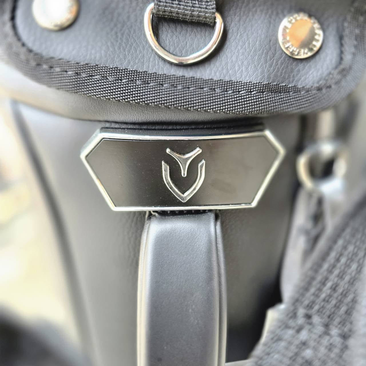 ถุงกอล์ฟ VESSEL Player V 8.5 2025 ของใหม่ สวยจัด!!! รุ่นใหม่ล่าสุด!!! ** มีตำหนิที่ COVER เกิดจากการขนส่ง ** ลดราคาพิเศษที่สุด!!!