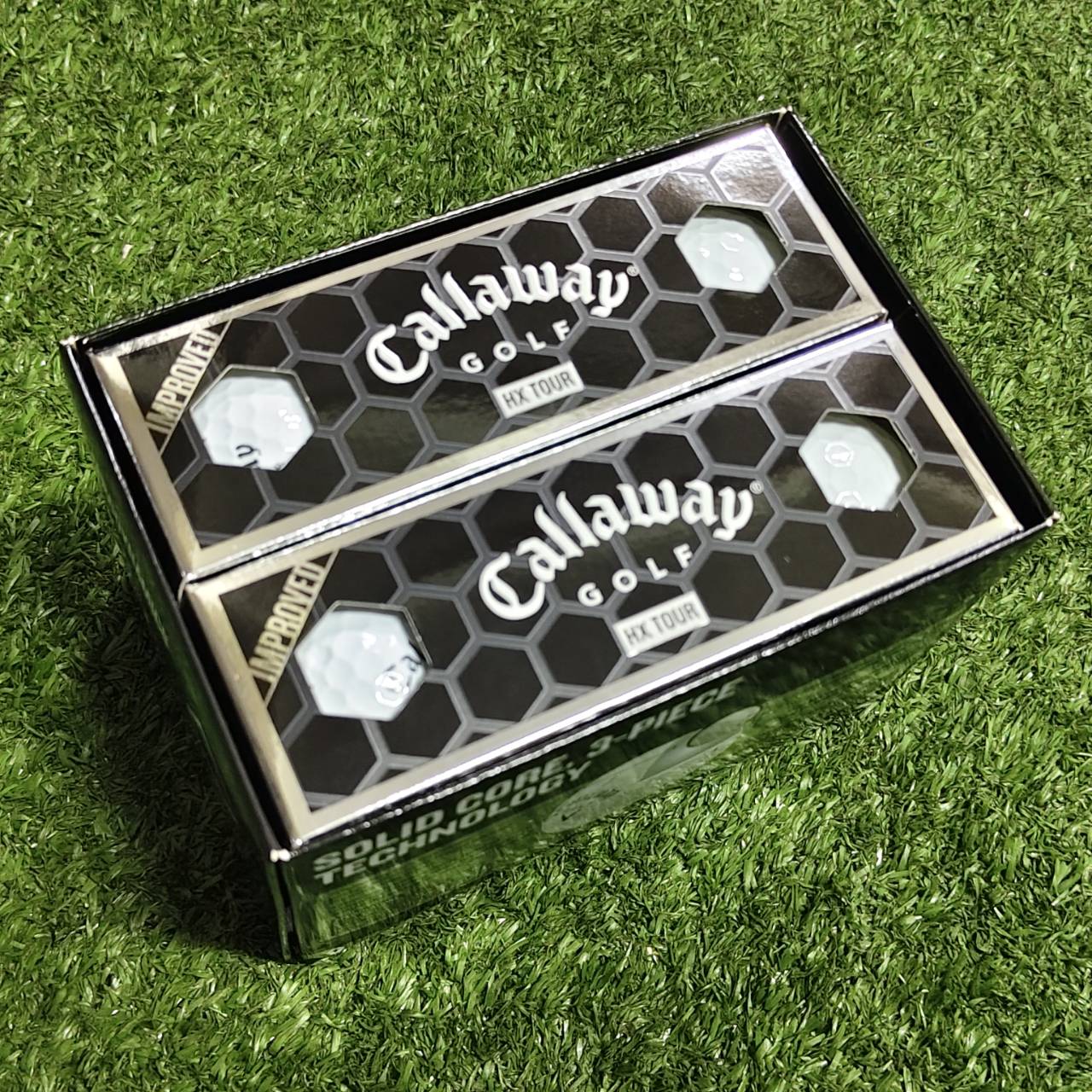 ลูกกอล์ฟ Callaway HX TOUR เป็นลูกกอล์ฟทัวร์แบบ 3-Piece (สามชิ้น) ที่ใช้เทคโนโลยี Solid Core (แกนตัน)