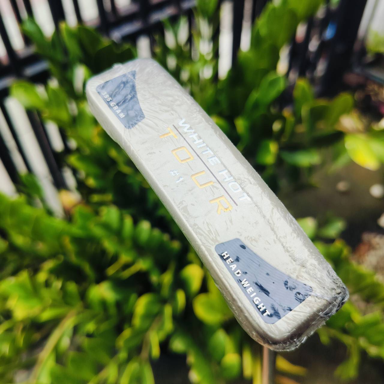 PUTTER ODYSSEY WHITE HOT TOUR #1 ของใหม่มือหนึ่ง ลดล้างสต๊อค!!! ยาว 34 นิ้ว เบอร์ 1 ทรงมาตรฐาน สตูดิโอ น้ำหนักดีมากๆ ไม้กอล์ฟพรีเมี่ยมญี่ปุ่นมือสอง ของแท้ By NakaraLuxurious
