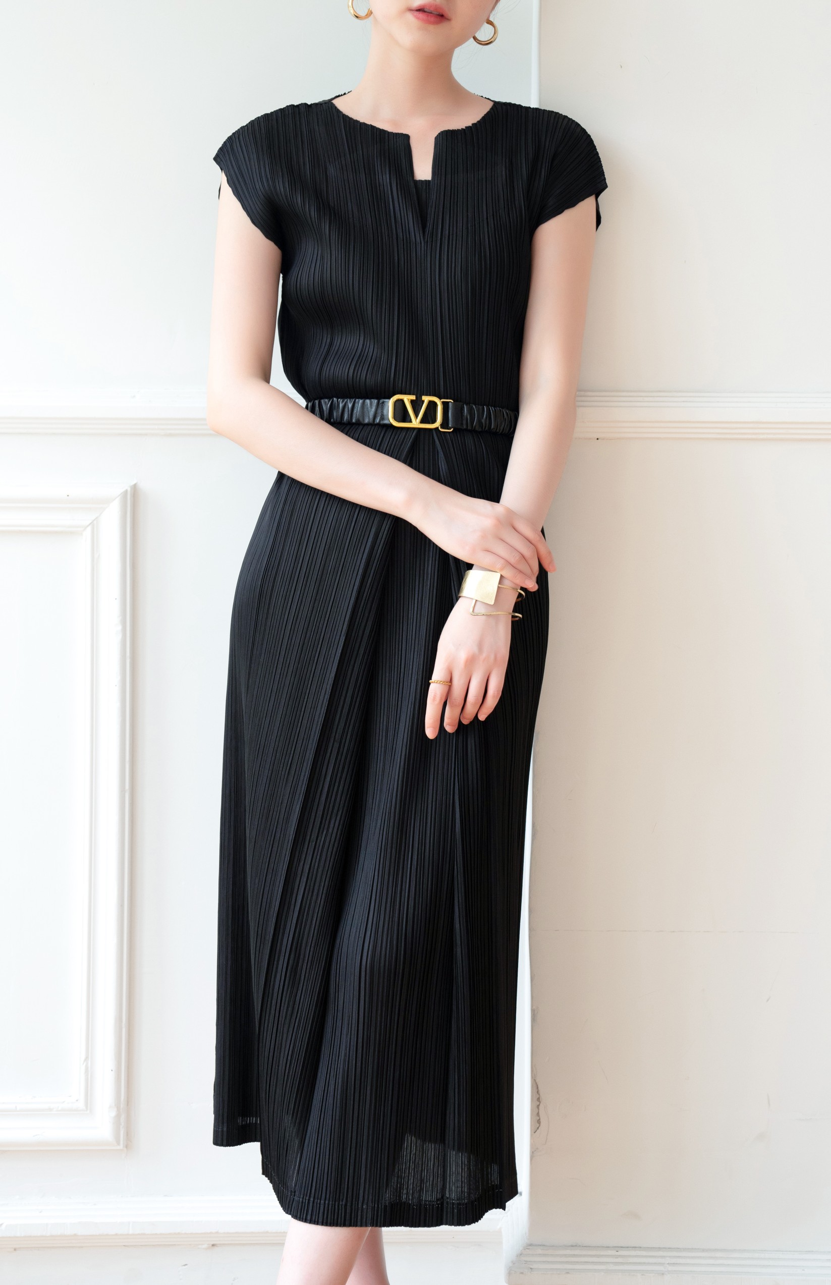 2MUAY รุ่น GJO1530 เดรสพลีทคุณภาพ OPEN NECK CAP SLEEVE PLEATED DRESS 10 สี FREE SIZE