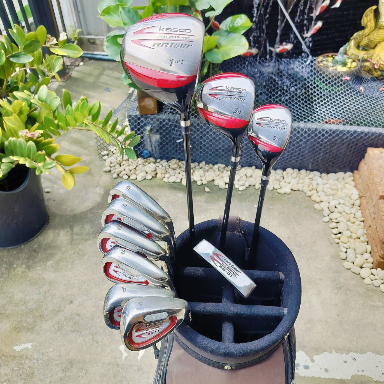 ไม้กอล์ฟครบชุด KASCO RR TOUR ครบชุดเดิมๆทุกอย่าง มี COVER หัวไม้ และ COVER PUTTER พร้อทถุง KASCO เป็นชุดคุณภาพจากประเทศญี่ปุ่นวัสดุพรีเมี่ยม ไม้กอล์ฟพรีเมี่ยมมือสอง ของแท้ By NakaraLuxurious