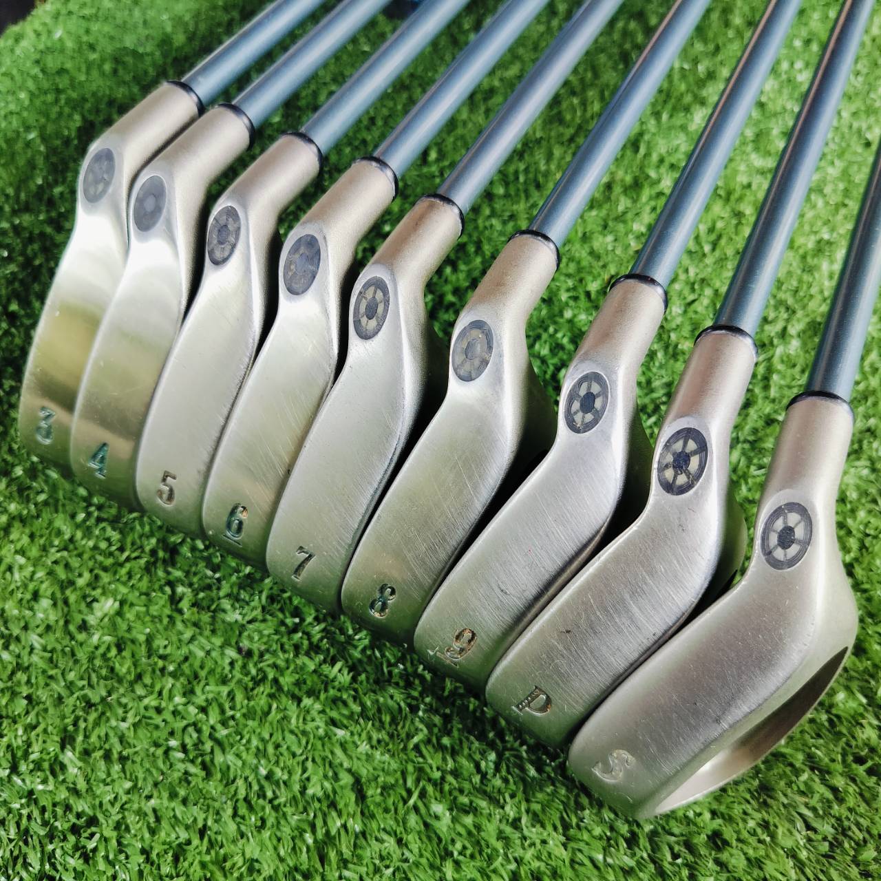 **ไม้กอล์ฟผู้หญิง** Callaway Ladies Gems X-12 สภาพสวยเดิม กริพเปลี่ยนใหม่ ยกเว้นเหล็ก 3 - 4 ไม่ได้เปลี่ยน เพราะสภาพสวยมาก ไม้กอล์ฟพรีเมี่ยมมือสอง ของแท้ By NakaraLuxurious
