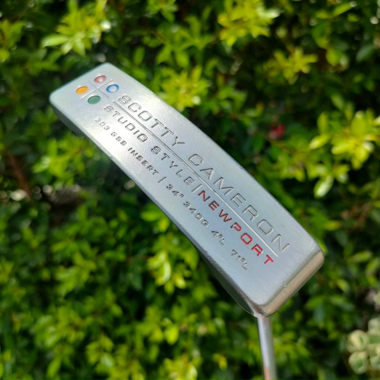 PUTTER TITLEIST SCOTTY CAMERON STUDIO STYLE NEWPORT 303 GSS INSERT สุดๆของสุดๆๆ สภาพสวยคุณภาพอันดับ 1 ในโลก ความยาว 34 นิ้ว กริฟ SUPER STORKE ** กริฟ มีลอก ** มาพร้อม COVER เดิมๆ ครับ