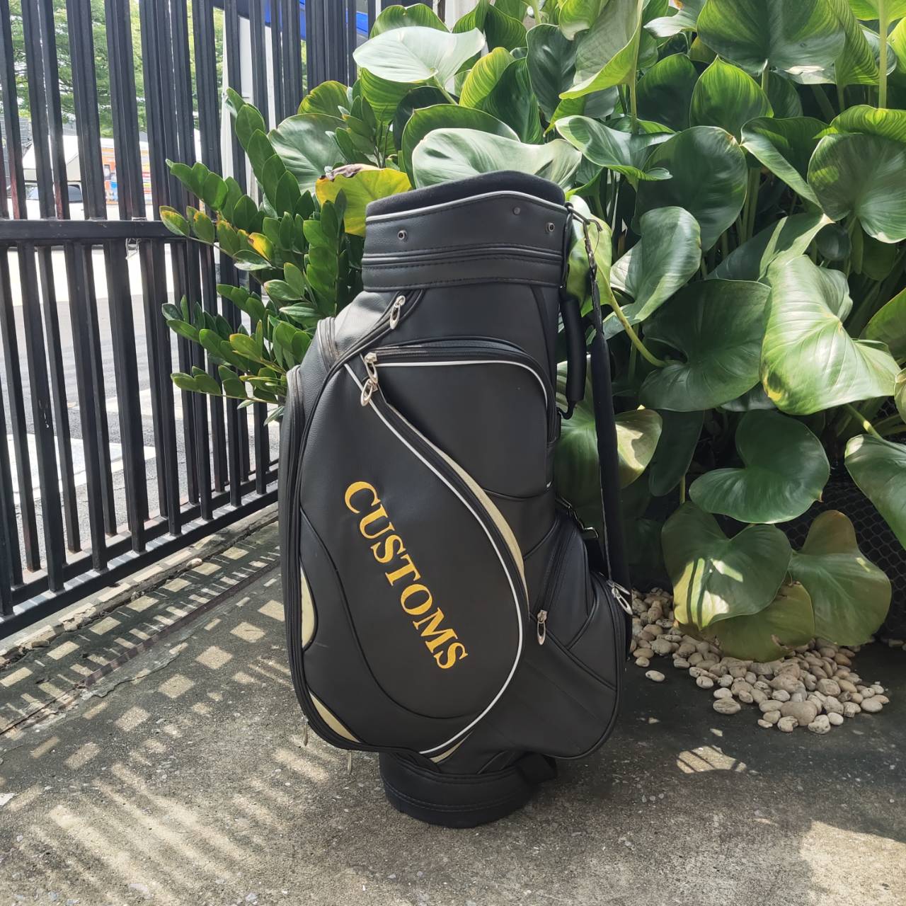ถุงกอล์ฟ Customs ของแท้ มือสอง สภาพสวยพร้อมใช้ วัสดุดี แข็งแรง ถุง TOUR ใส่ไม้ครบครัน