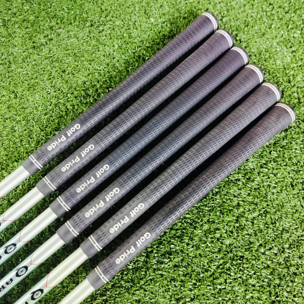ชุดเหล็ก HONMA BERES MG801 ตัว FORGED ของ BERES จะดีกว่า รุ่นทั่วไปอย่างมาก ใส่เต็มทั้งคุณภาพ และการออกแบบให้ตีง่าย มี CAVITY โพรงลึก เพื่อการชดเชยสูงสุด ไม้กอล์ฟพรีเมี่ยมญี่ปุ่นมือสอง ของแท้ By NakaraLuxurious