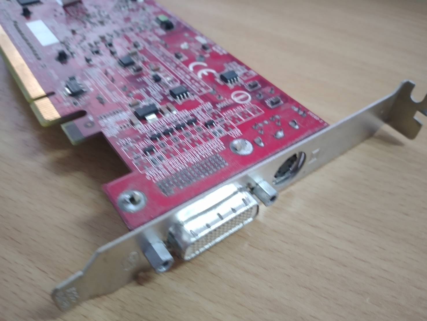 IBM ATI RADEON HD 2400XT 128MB TV-OUT 43C0259 DMS-59 and S-Video