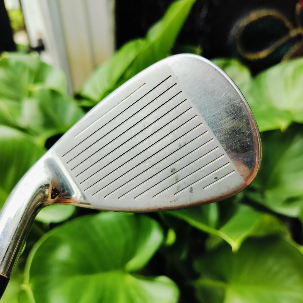 G WEDGE COBRA SZ องศา 49 ก้าน ALDILA DVS - HL 70R WEDGE มี CAVITY ชิพง่ายอย่างมาก ตีเต็มวงก็ได้อย่างสบาย ระยะขึ้นกรีน ระยะแอพโพรชเลยค่ะ ไม้กอล์ฟพรีเมี่ยมมือสอง ของแท้ By NakaraLuxurious