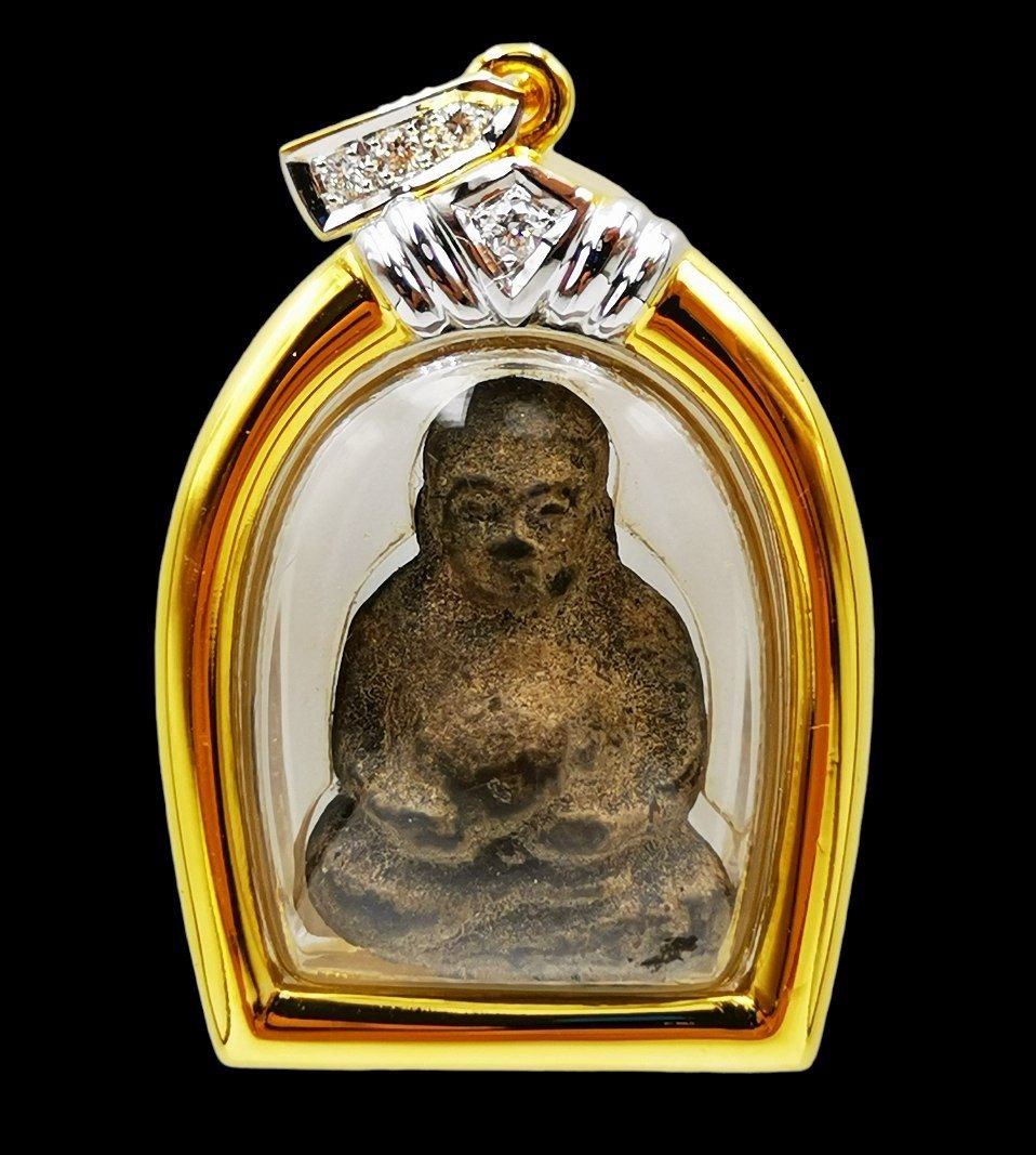 กรอบพระเลี่ยมทอง ยกซุ้มฝังเพชร