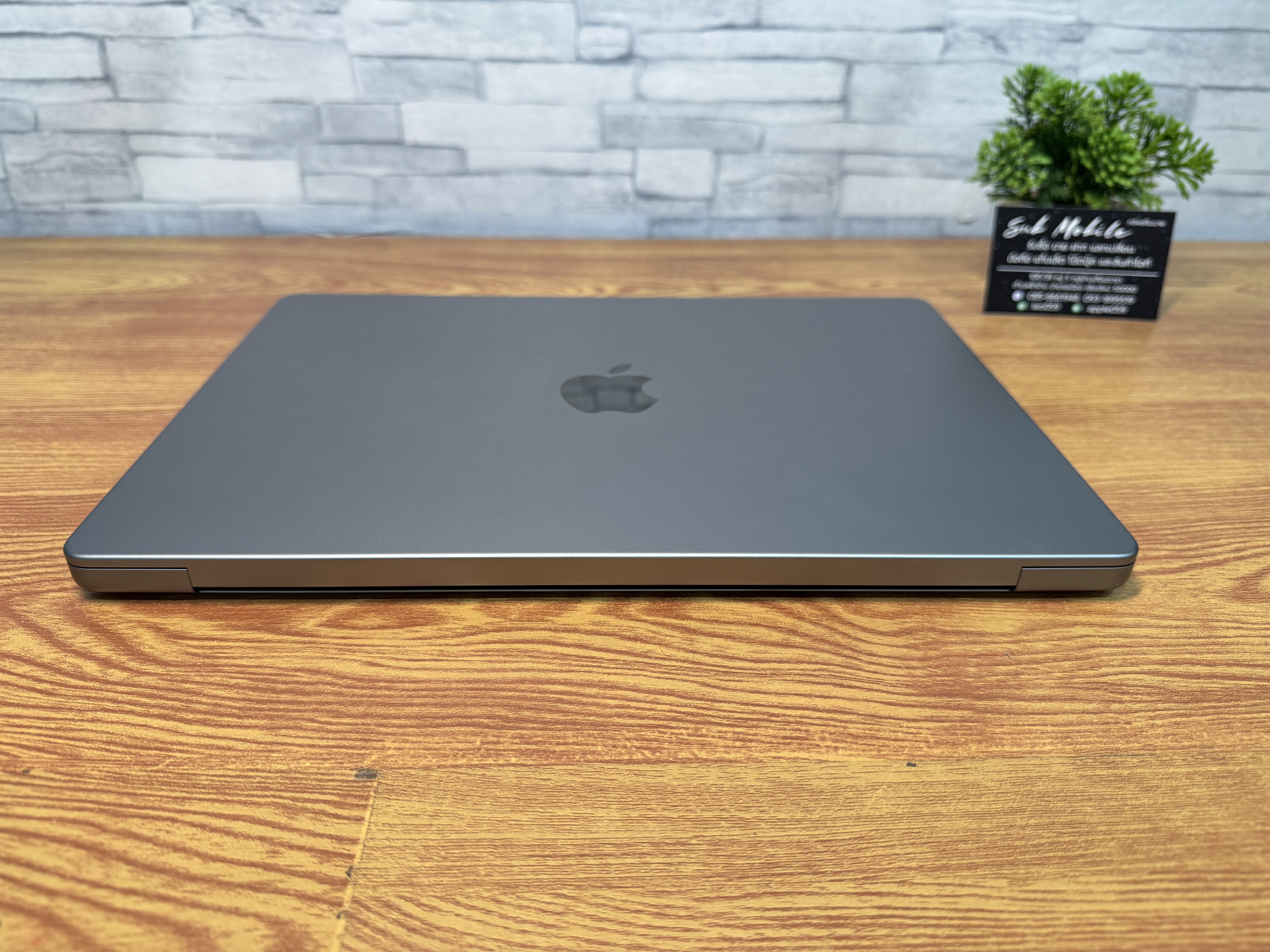 Apple MacBook Pro 14 : M1 Pro chip 10C CPU/16C GPU/16GB/1TB - Space Grey-2021