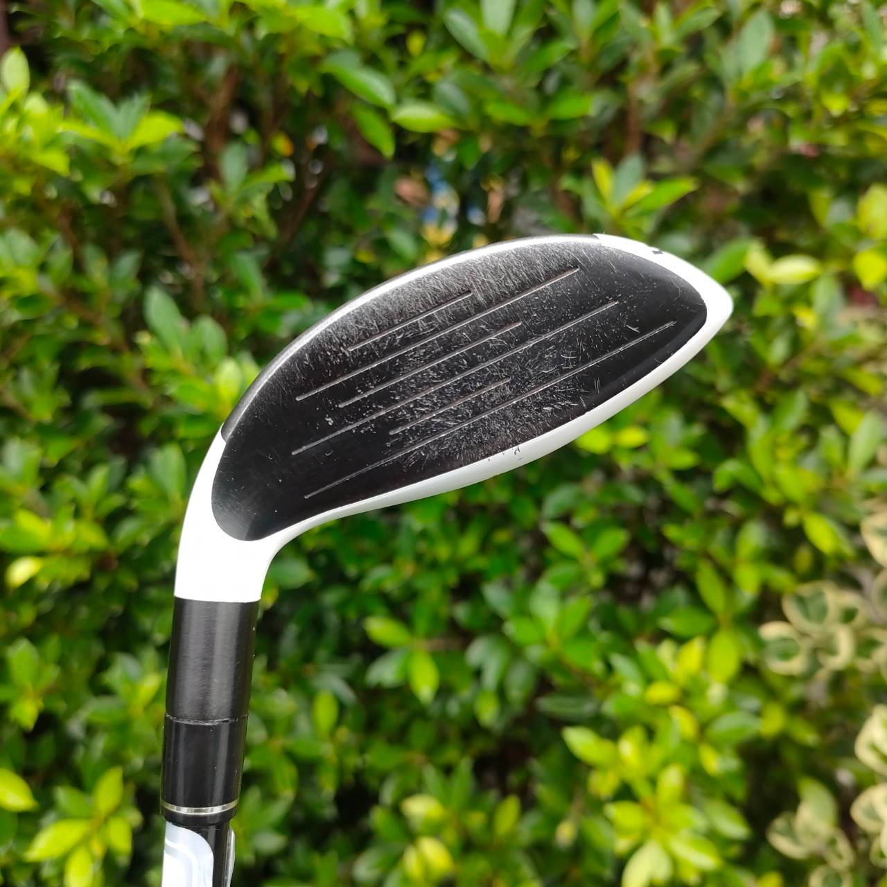 HYBRID 3 TAYLORMADE BURNER SUPERFAST 2.0 องศา 18 ก้าน SUPERFAST FLEX R หัวลักษณะส่งสามเหลี่ยมมนๆ ยื่นออกด้านหลังทำให้ตีง่าย ตีไกล ตีพุ่งสุดๆ ดีมากๆครับ