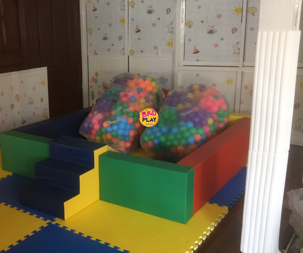 บ่อบอลพร้อมบันได ห้องบอล คอกกั้นเด็ก บุนวมนิ่ม,คอกกั้น, เบาะนุ่มนิ่ม หนัง soft play, indoor playground ของเล่นเสริมพัฒนาการ รับสั่งทำบ่อบอล ตามขนาด