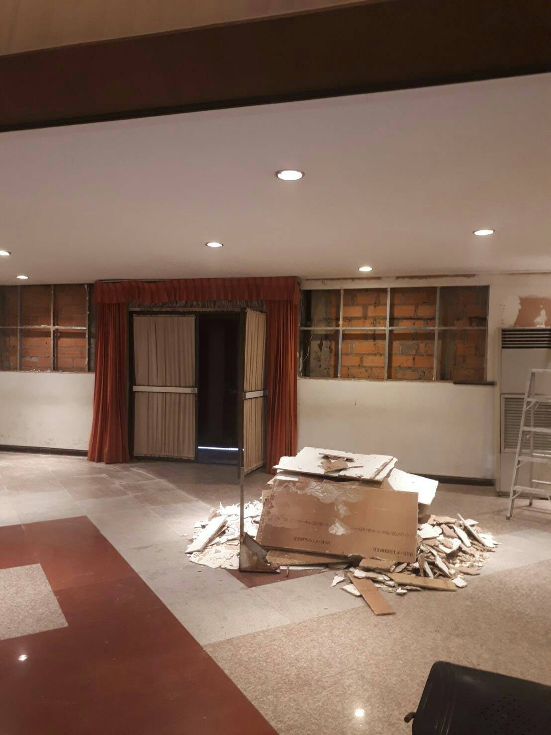 งานที่หอประชุมดุริยางค์ กองทัพเรือกรุงเทพ