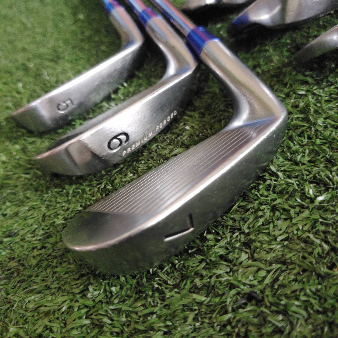 TOURSTAGE X-BLADE CB แค่ชุดแต่ง ราคาก็แพงหูฉีกแล้วค่ะ!! ปลอกคอแต่งทั้งชุด กริพ GOLF PRIDE ทั้งชุด