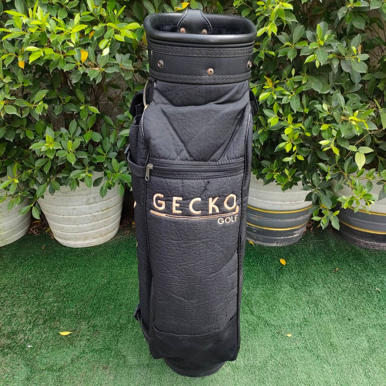 ถุงกอล์ฟ GECKO GOLF มือสอง สภาพพร้อมใช้ ช่องใส่ของเยอะ .