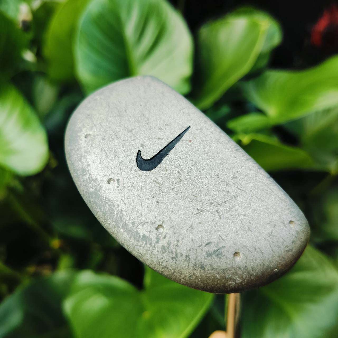 *** ไม้กอล์ฟสำหรับเด็ก ** PUTTER NIKE ยาว 21 นิ้ว ทรงมอลเล็ต ชดเชยสูง พัตต์ง่าย มีเส้นเล็งอย่างดี น้ำหนักดีค่ะ หน้าอินเซิร์ท ให้ฟีลลิ่งที่ดีมาก ไม้กอล์ฟพรีเมี่ยมมือสอง ของแท้ By NakaraLuxurious