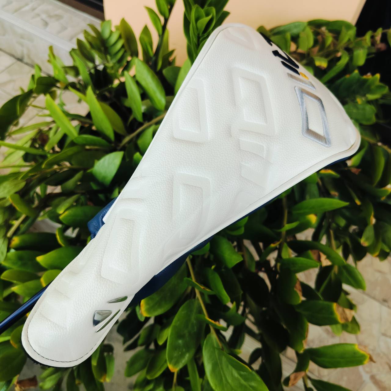 Driver TaylorMade Qi10 สภาพสวยนางฟ้า ค่า MOI 10,000 (10K)!!! ปรับปรุงรูปทรงใหม่ทั้งหมด ไม้กอล์ฟพรีเมี่ยมมือสอง ของแท้ By NakaraLuxurious