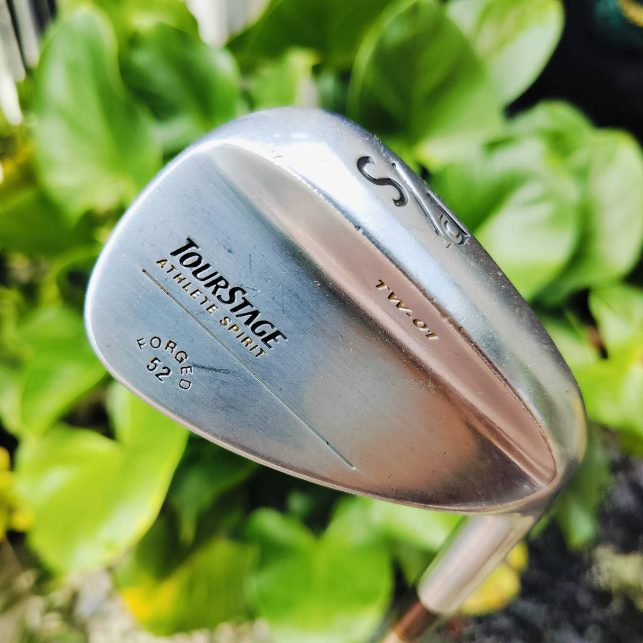 P/S TOURSTAGE ก็คือ AW รุ่น TW-01 องศา 52 วัสดุ FORGED ร่องหน้าไม้สวยมาก นุ่มๆพรีเมี่ยมญี่ปุ่น ไม้กอล์ฟพรีเมี่ยมมือสอง ของแท้ By NakaraLuxurious