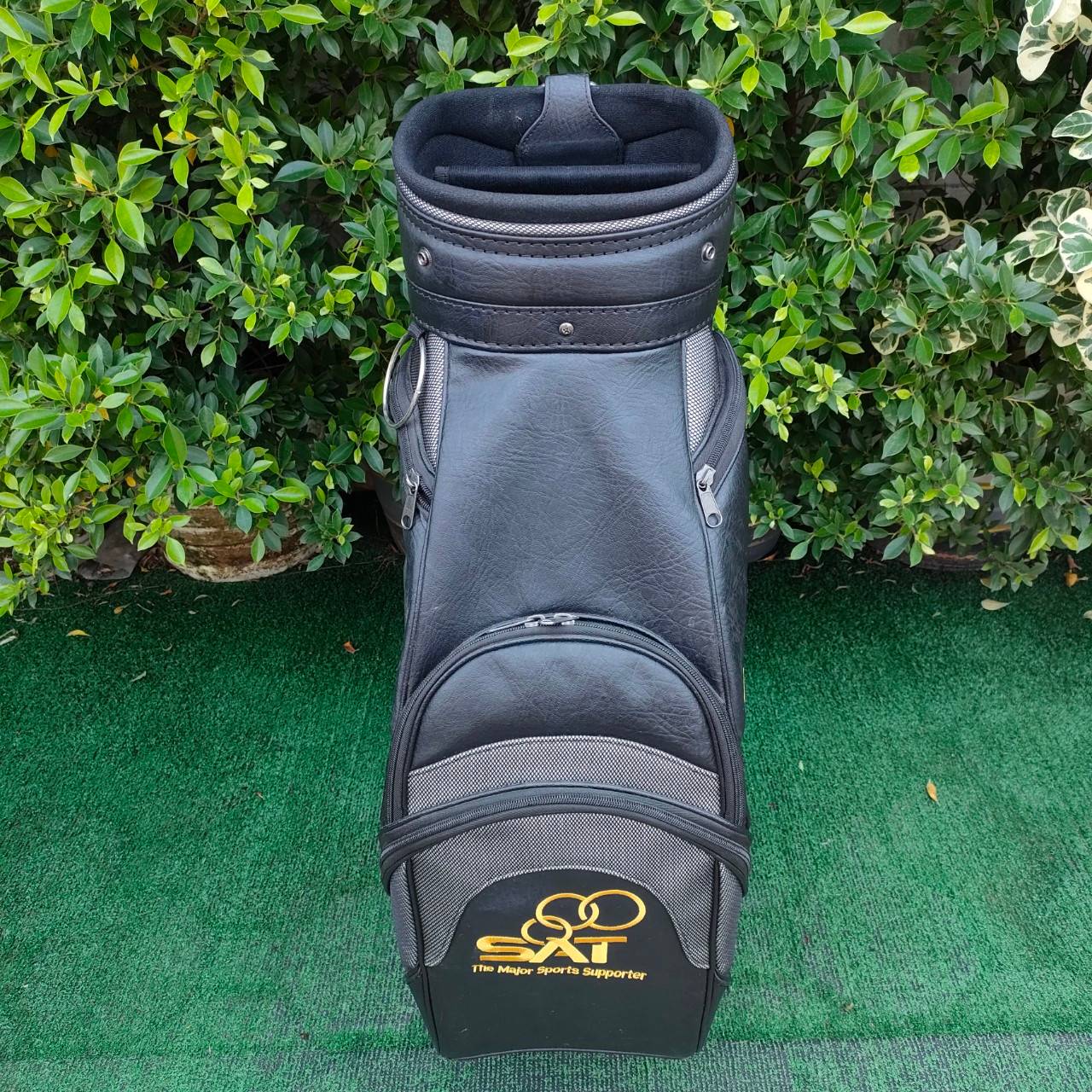 ถุงกอล์ฟ SAT มือสอง ถุง TOUR ใบใหญ่ ปาก 9 นิ้ว สภาพสวยสมบูรณ์ พร้อมใช้งาน ลดราคาพิเศษสูงสุด!!! ไม้กอล์ฟมือสอง ของแท้ BY NakaraLuxurious