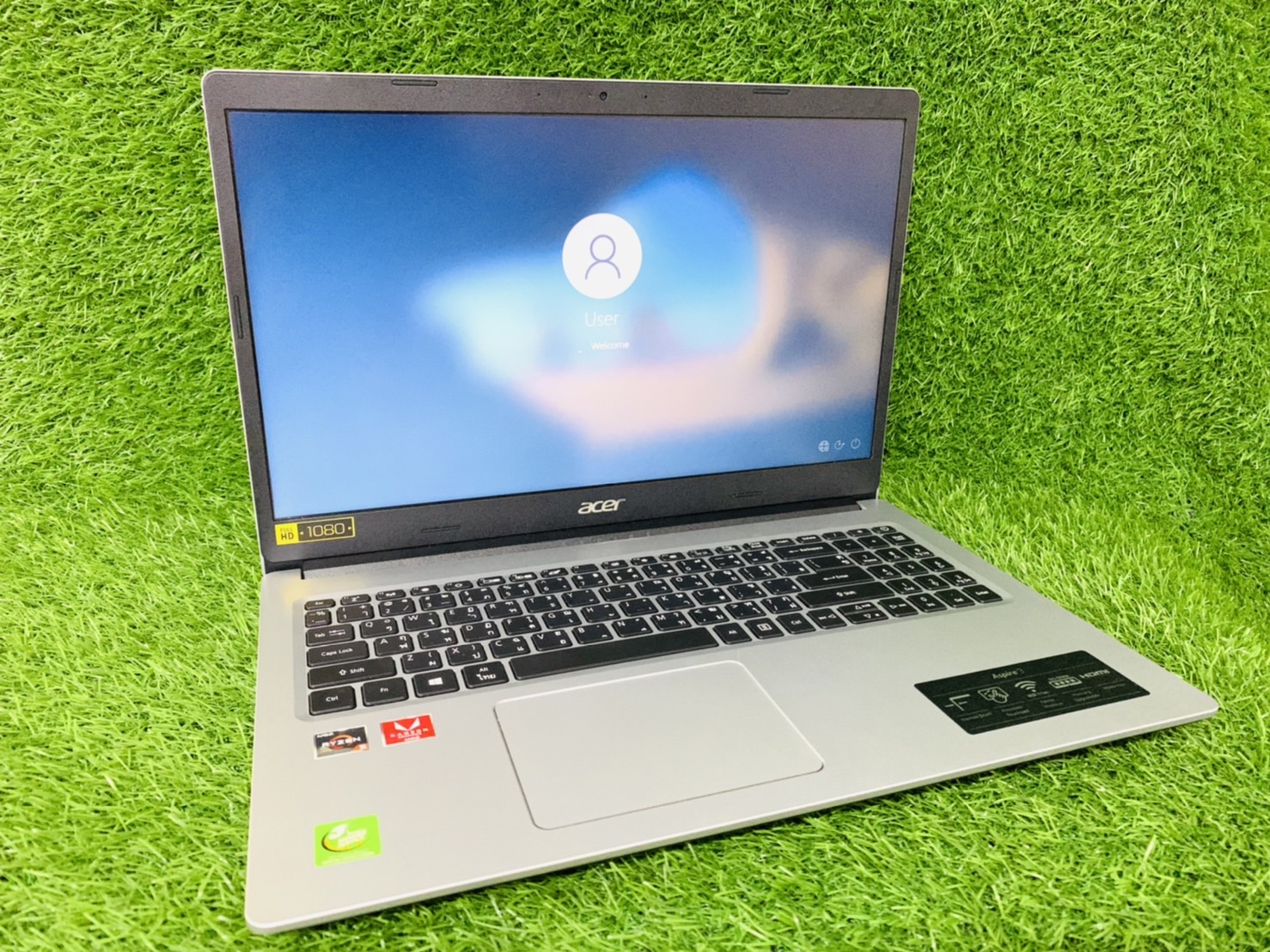 Notebook โน๊ตบุ๊ค Acer Aspire 3 N18Q13 - 15.6 inch มีรอยที่ฝาไม่มีผลต่อการใช้งาน พร้อมใช้งาน สินค้ามีประกัน