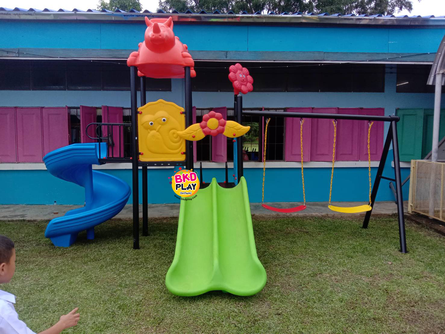 เครื่องเล่นสนามกลางแจ้ง เครื่องเล่นสนามในร่ม, เม่นน้อยกับเหล่าเพื่อนรัก ,สไลเดอร์, กระดานลื่น, ของเล่น,ครุภัณฑ์สนามเด็กเล่น, สพฐ,โครงการโรงเรียนประชารัฐ