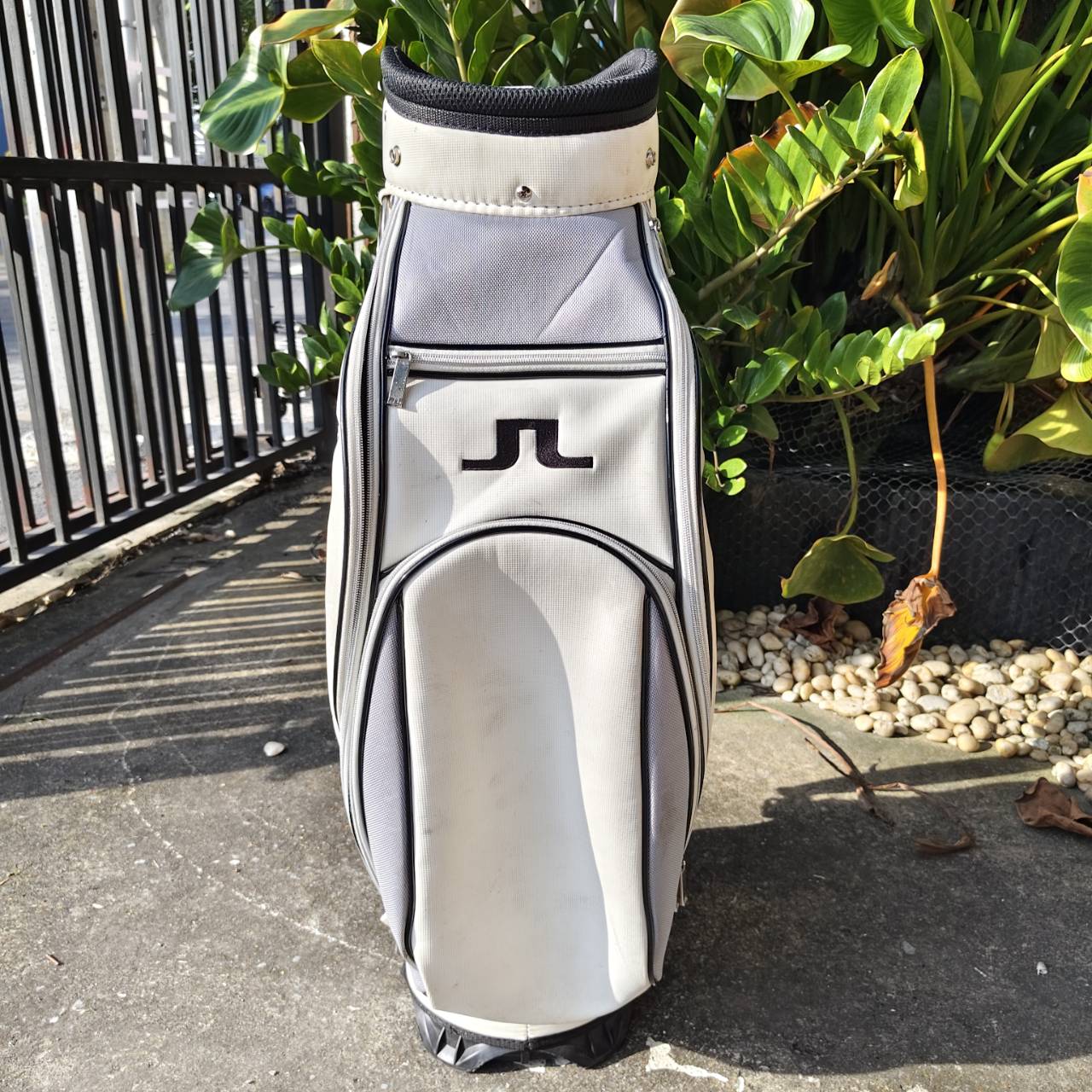 ** ไม่มี COVER ** ถุงกอล์ฟ J.LINDEBERG ถุง TOUR ใบใหญ่ มือสองสภาพพร้อมใช้ ** ไม่มี COVER **