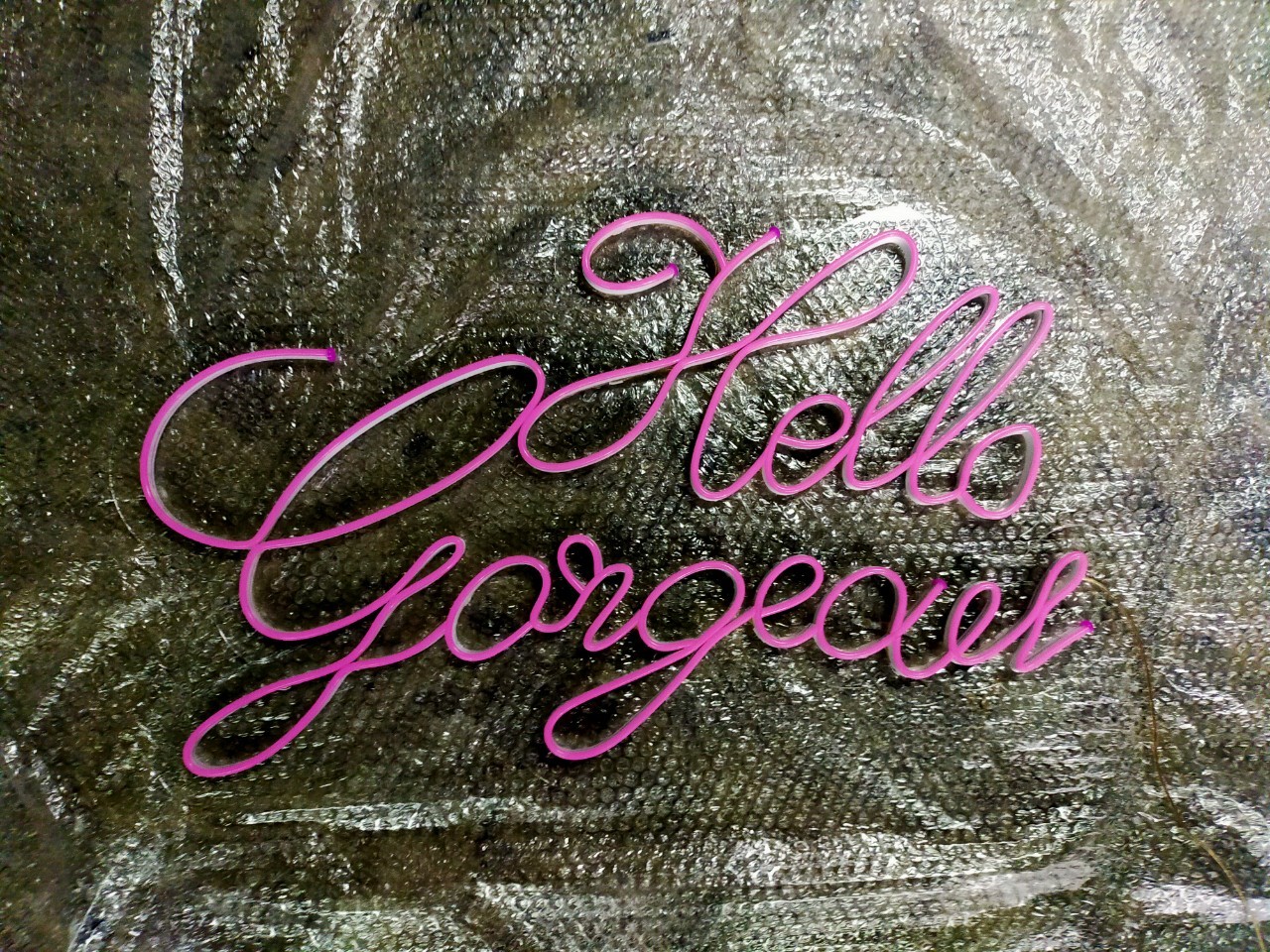 ไฟนีออน เฟค