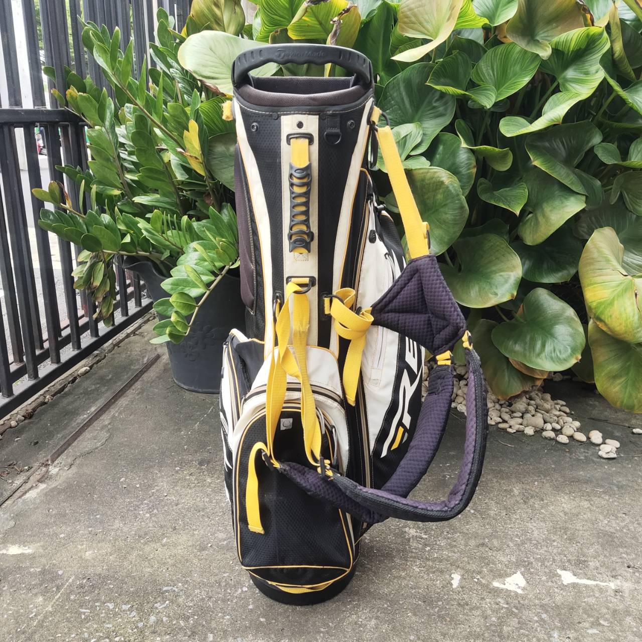 ถุงกอล์ฟขาตั้ง TaylorMade RBZ Stage 2