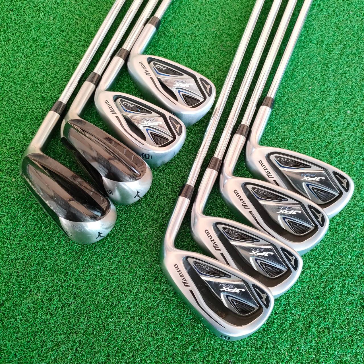 ชุดเหล็ก MIZUNO JPX 800 HD มีเหล็ก 4 - 9 PW GW ได้ 8 ชิ้น ก้าน DYNAMLITE GOLD XP R300 ชุดเหล็กพรีเมี่ยมของ MIZUNO ชุดนี้ตีง่ายมากๆ เหล็ก 4 และ 5 เป็น HYBRID เลยครับ