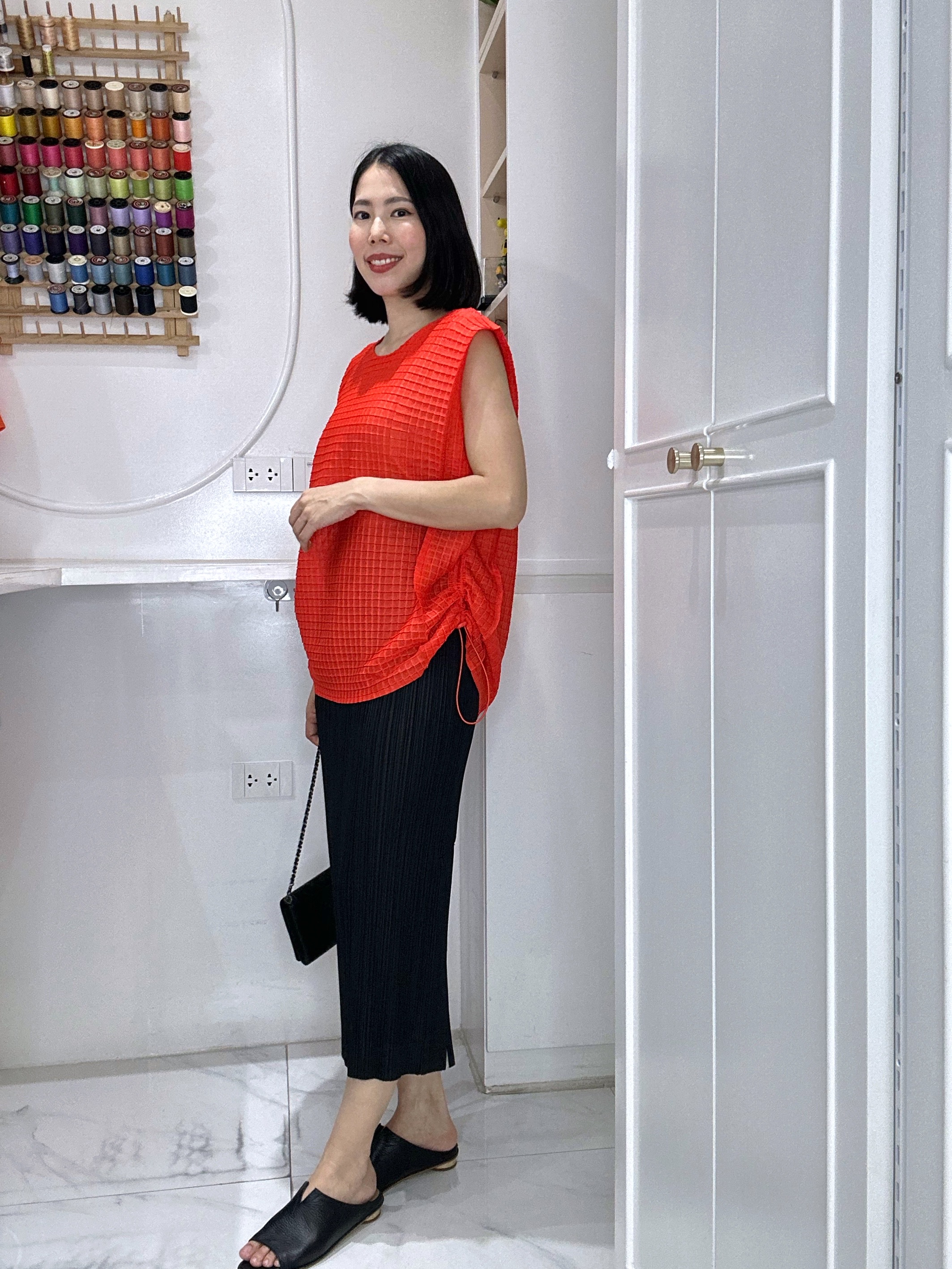 ปรับราคาลง20%!! 2MUAY รุ่น GJO3868 เสื้อพลีททรง OVER SIZE ปรับขนาดได้ SLEEVELESS SQUARE PLEATED TOP 9 สี FREE SIZE