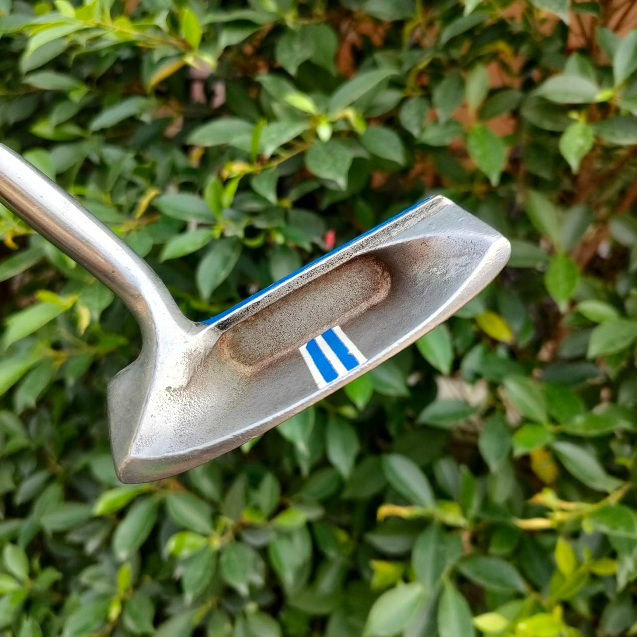 PUTTER CONTIDENCE 220 ความยาว 35 นิ้ว รูปทรงเป็นเอกลักษณ์ พัตต์ง่าย ตัวเล็งสวย