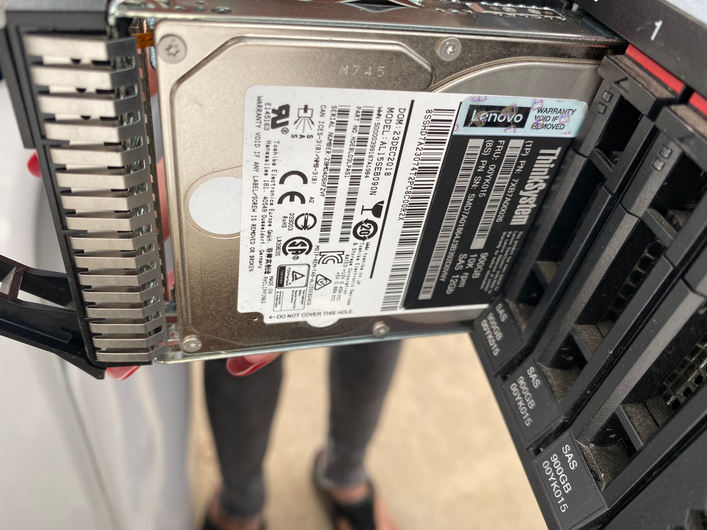 Lenovo ThinkSystem SR590