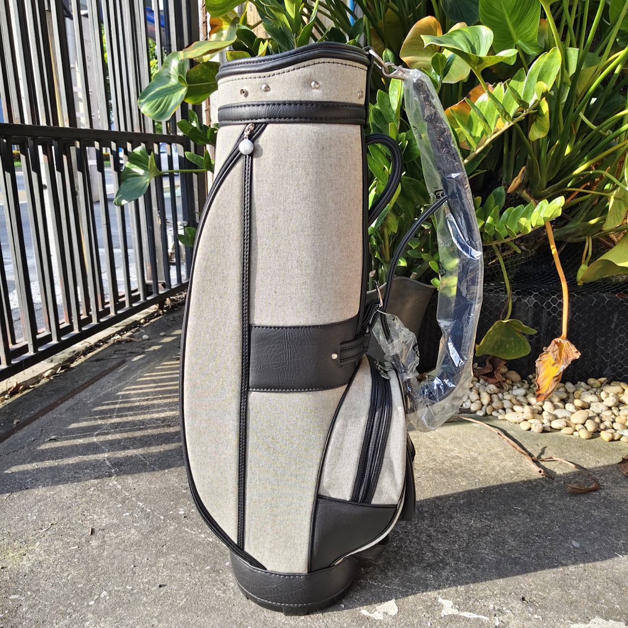 ถุงกอล์ฟ Sounds Good Golf x UNITED ARROWS – พรีเมี่ยมญี่ปุ่น ดีไซน์สุดคลีน!