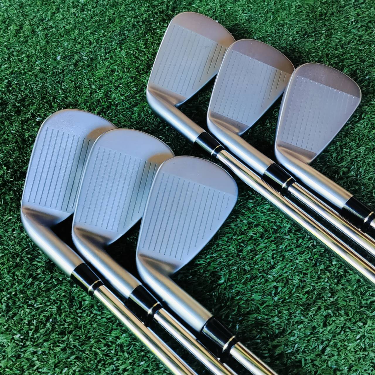 ชุดเหล็ก Callaway APEX FORGED CF 16 สภาพสวยมากๆ เดิมๆ ทุกเหล็กเลยค่ะ Face Cup 360 ชั้นนำในอุตสาหกรรมกอล์ฟ หน้าเด้ง COR สูงสุดตามกฏ USGA ตีง่าย ไกล ฟีลลิ่งพรีเมี่ยมที่สุด ไม้กอล์ฟพรีเมี่ยมมือสอง ของแท้ By NakaraLuxurious