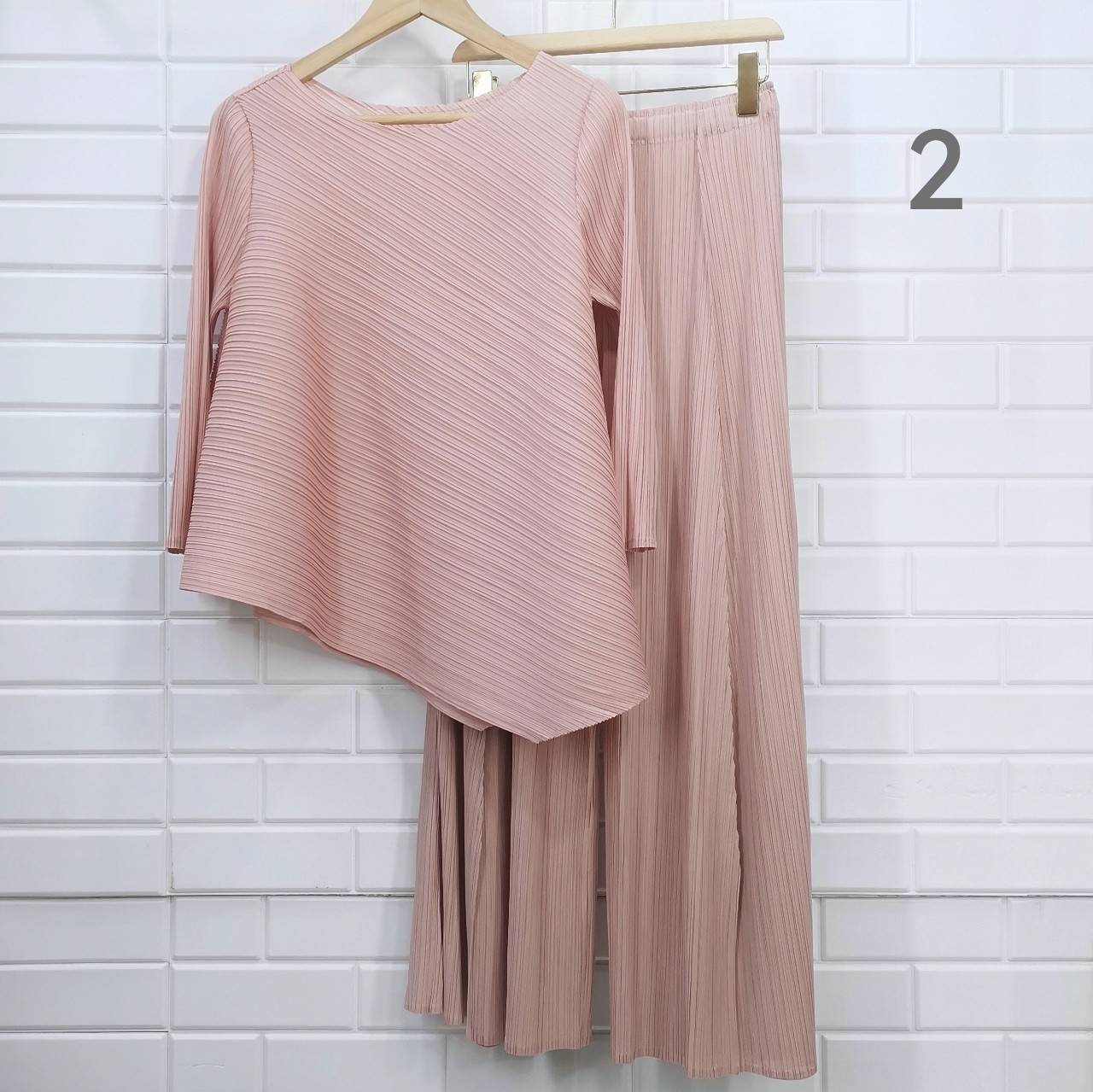 กก ยาว 37.5นิ้ว 2MUAY รุ่น GJO7161 / GJO6972 ASYMMETRIC PLEATED SET ชุดอัดพลีท เซ็ตพลีทคุณภาพ 5สี FREE SIZE