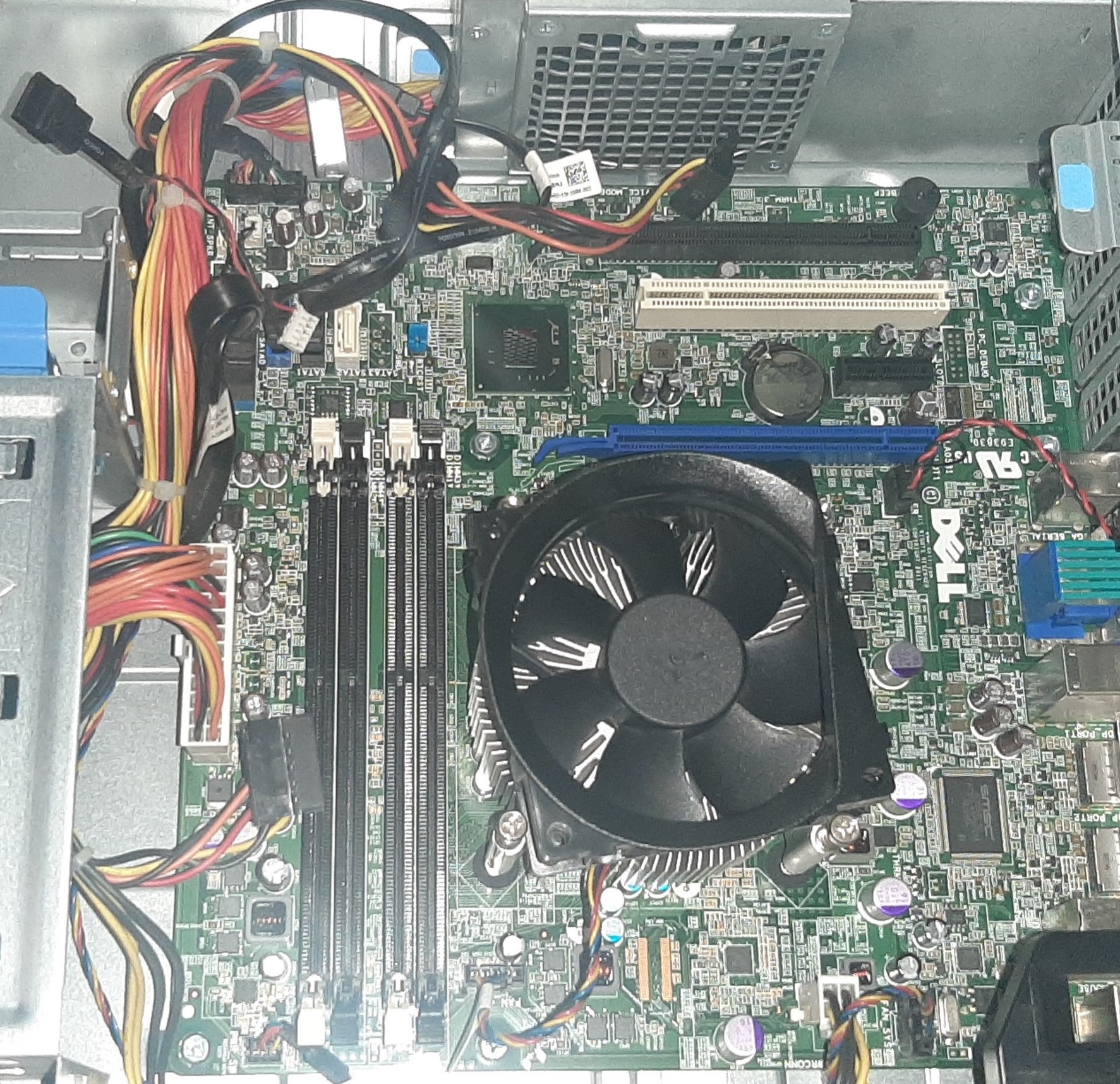 พีซีมือสอง Dell Optiplex 7010 DT (i7-3770 Ram4GB HDD500GB) สภาพดี ประกันร้าน 1 เดือน