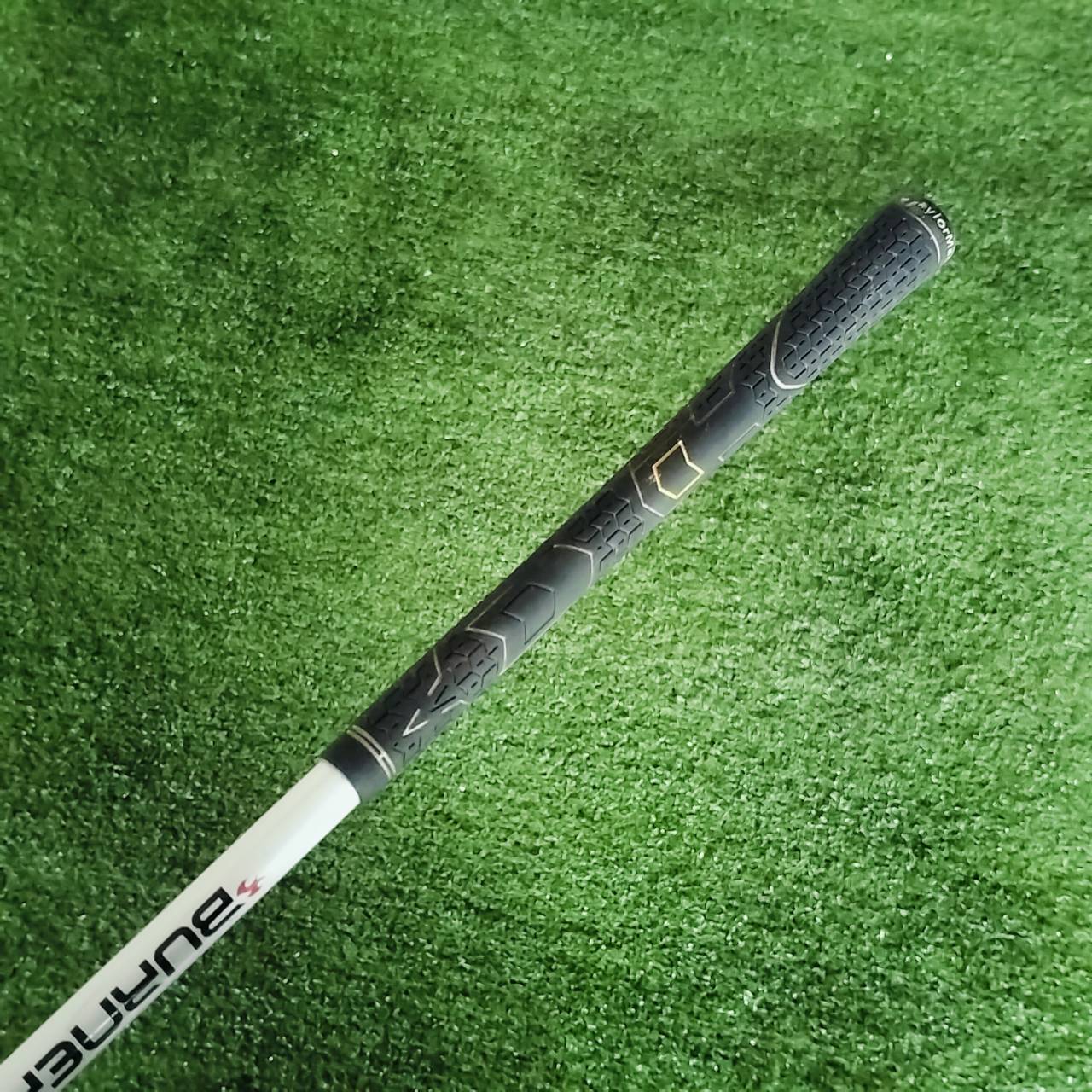 Driver Taylormade BURNER กระดองเคฟล่า จุด CG ต่ำ หัวใหญ่ หน้าสวีตสปอตกว้างเน้นตีง่ายๆค่ะ ไม้กอล์ฟพรีเมี่ยมมือสอง ของแท้ By NakaraLuxurious