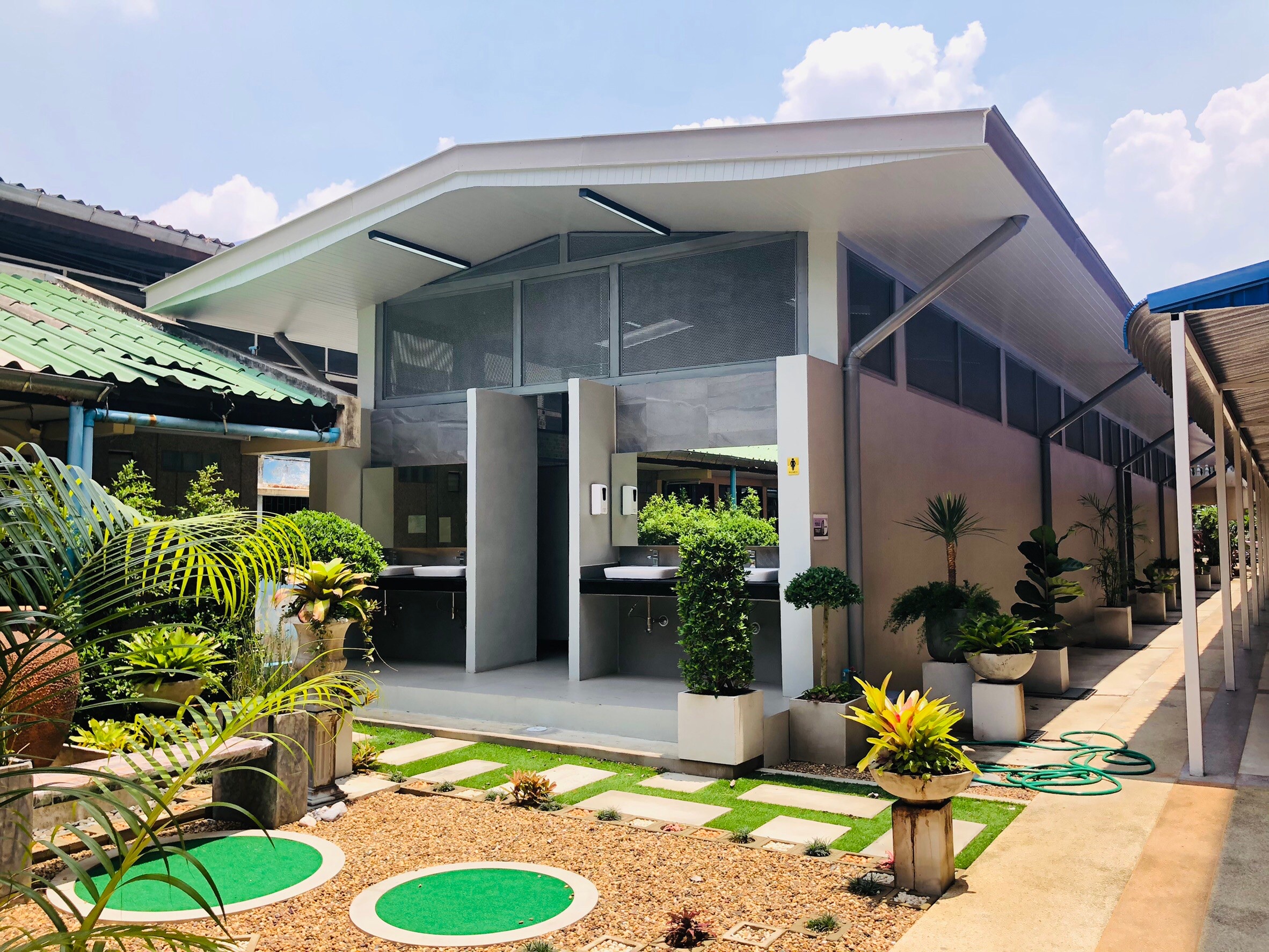 รร.ฤทธิยะวรรณาลัย(ดอนเมือง) งานสร้างห้องน้ำ45ห้อง