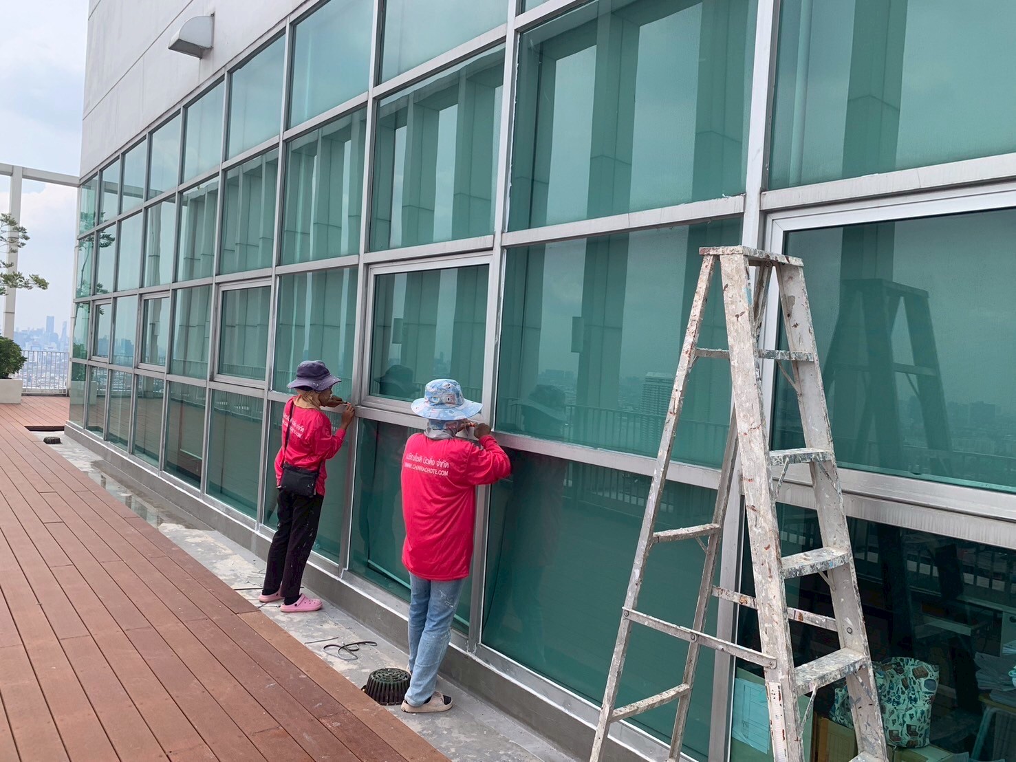 งานแก้ไขน้ำรั่วซึม อาคารนวมิน ชั้น 26 รพ.ศิริราช