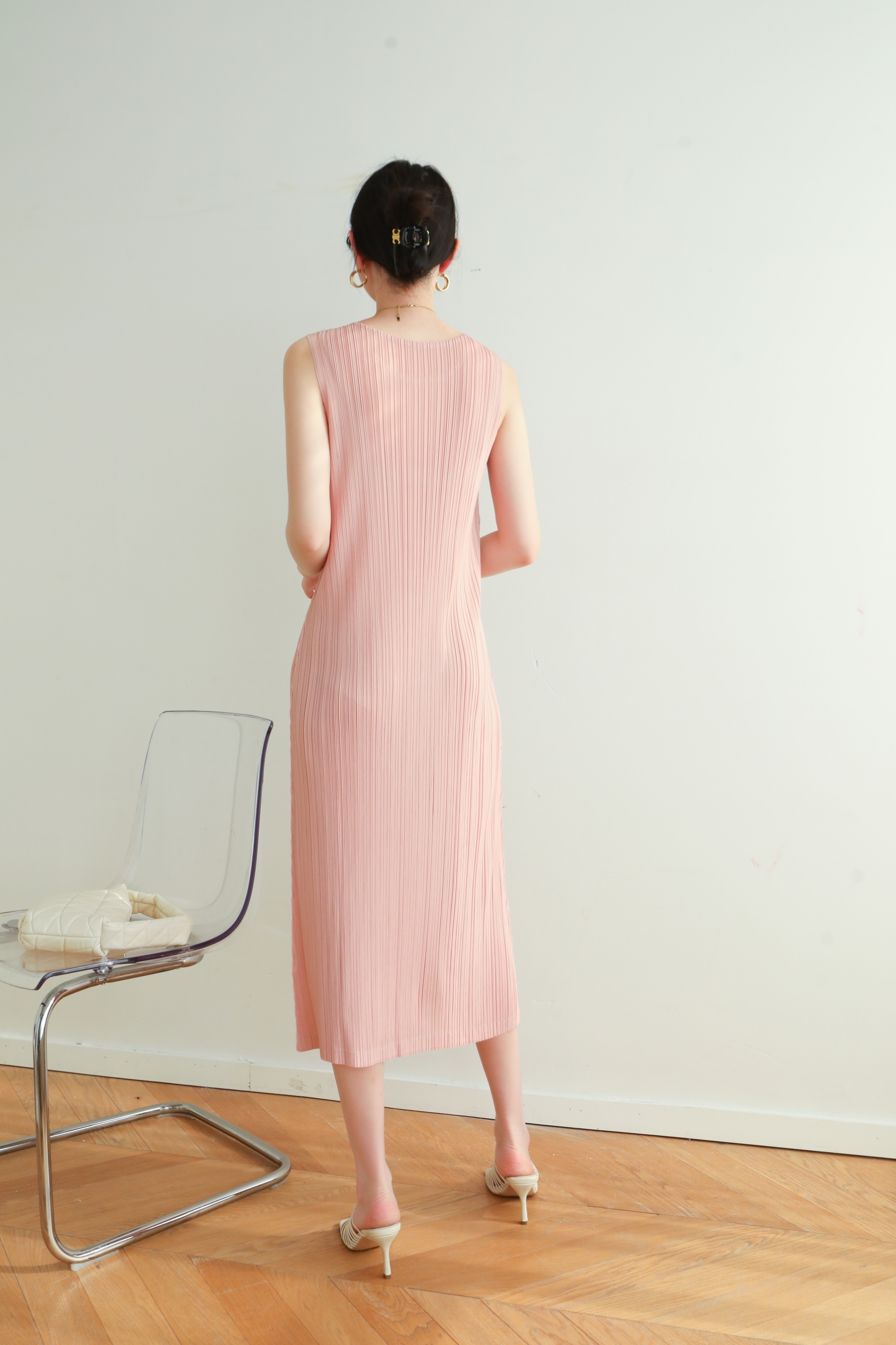 2MUAY BASIC รุ่น GJO7729 SLEEVELESS PLEATED DRESS เดรสผู้หญิง เดรสพลีทคุณภาพ 12สี