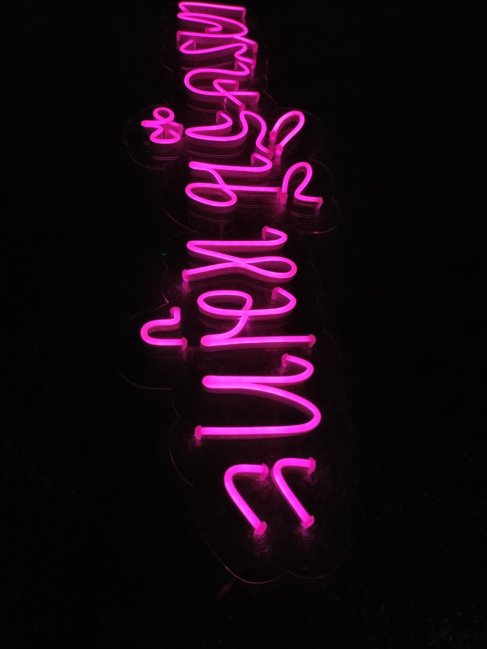 ไฟนีออน เฟค